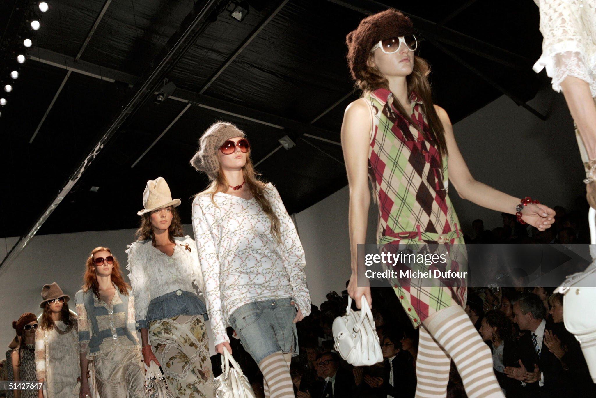 2005 Galliano for Christian Dior Runway Dress Printemps / été 2005 Multiple colo en vente 4