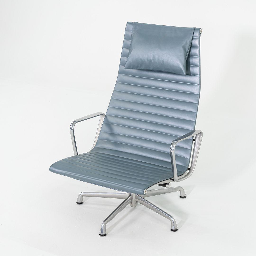 2005 Herman Miller Eames Aluminum Group Reclining Lounge Chairs in Blue Leather For Sale 4