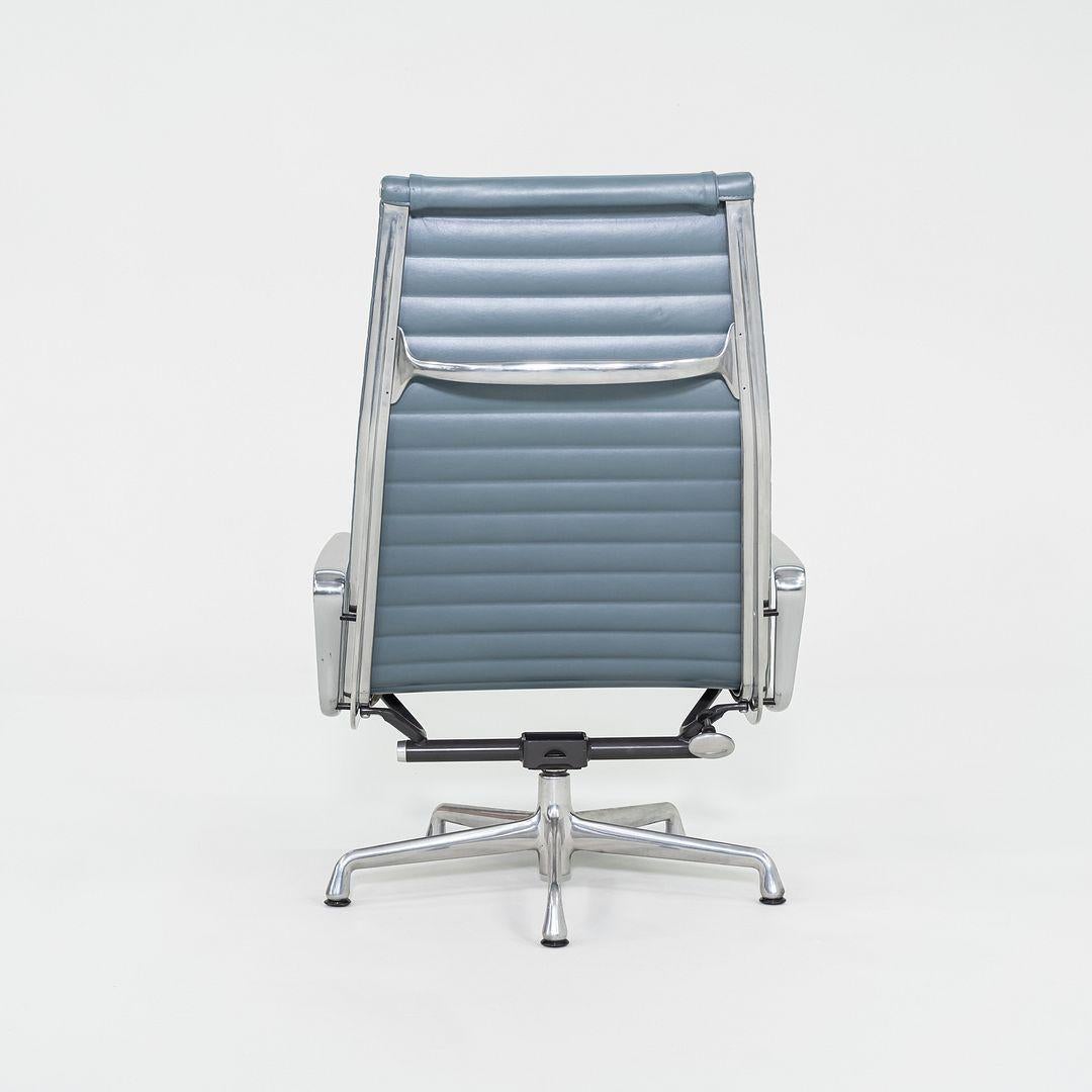 American 2005 Herman Miller Eames Aluminum Group Reclining Lounge Chairs in Blue Leather For Sale