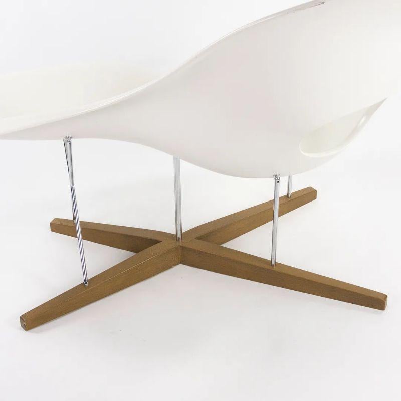 2005 La Chaise Lounge Chair by Charles and Ray Eames for Vitra Herman Miller In Good Condition For Sale In Philadelphia, PA