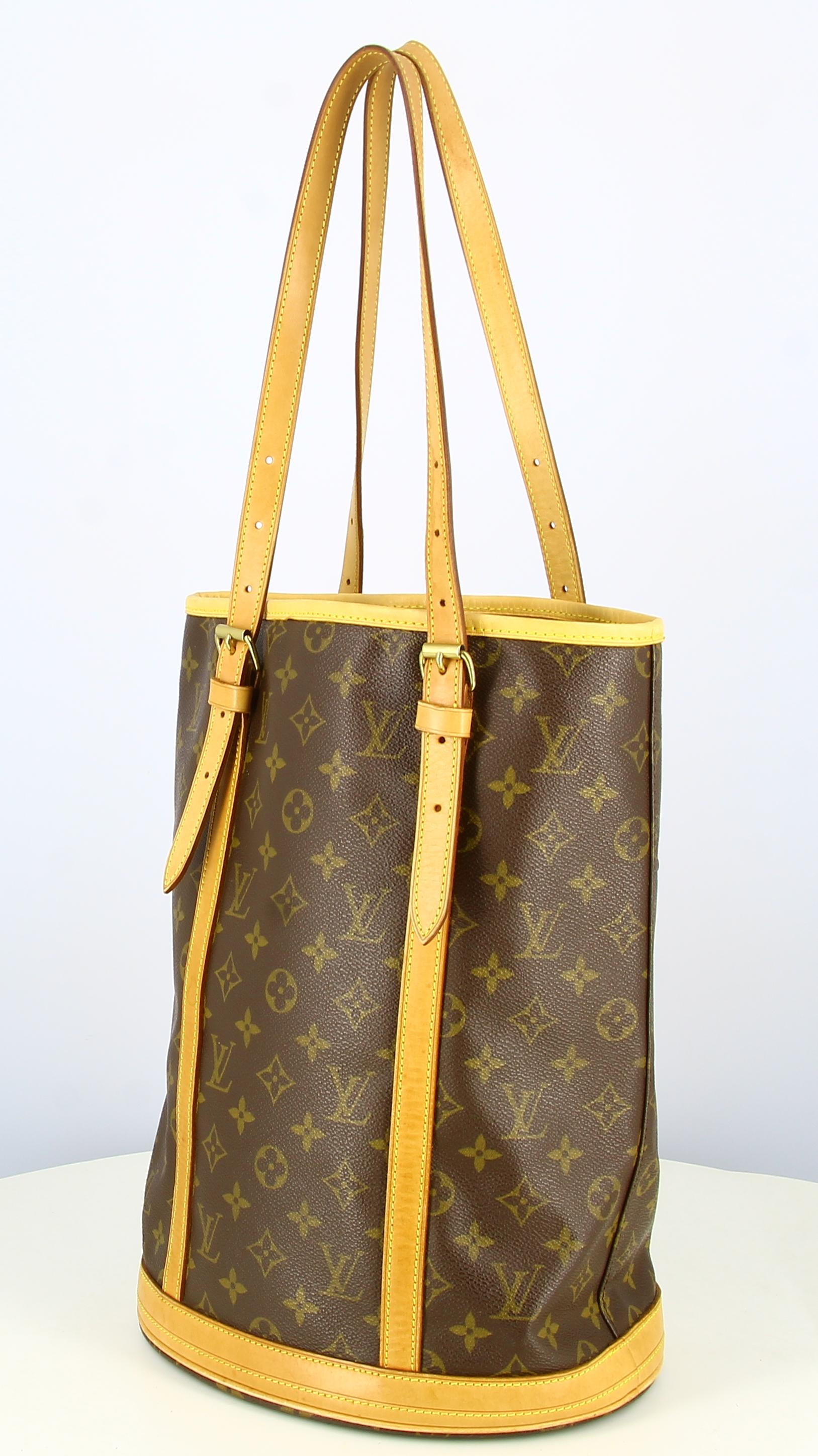 2005 Louis Vuitton Canvas Monogram Handbag  In Good Condition For Sale In PARIS, FR