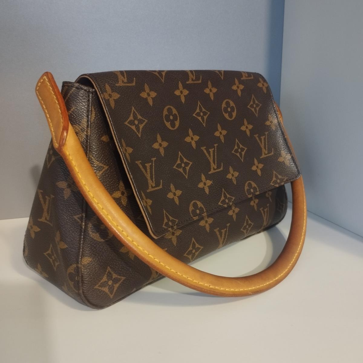 2005 Louis Vuitton Looping PM Monogramm-Monogramm (Braun)