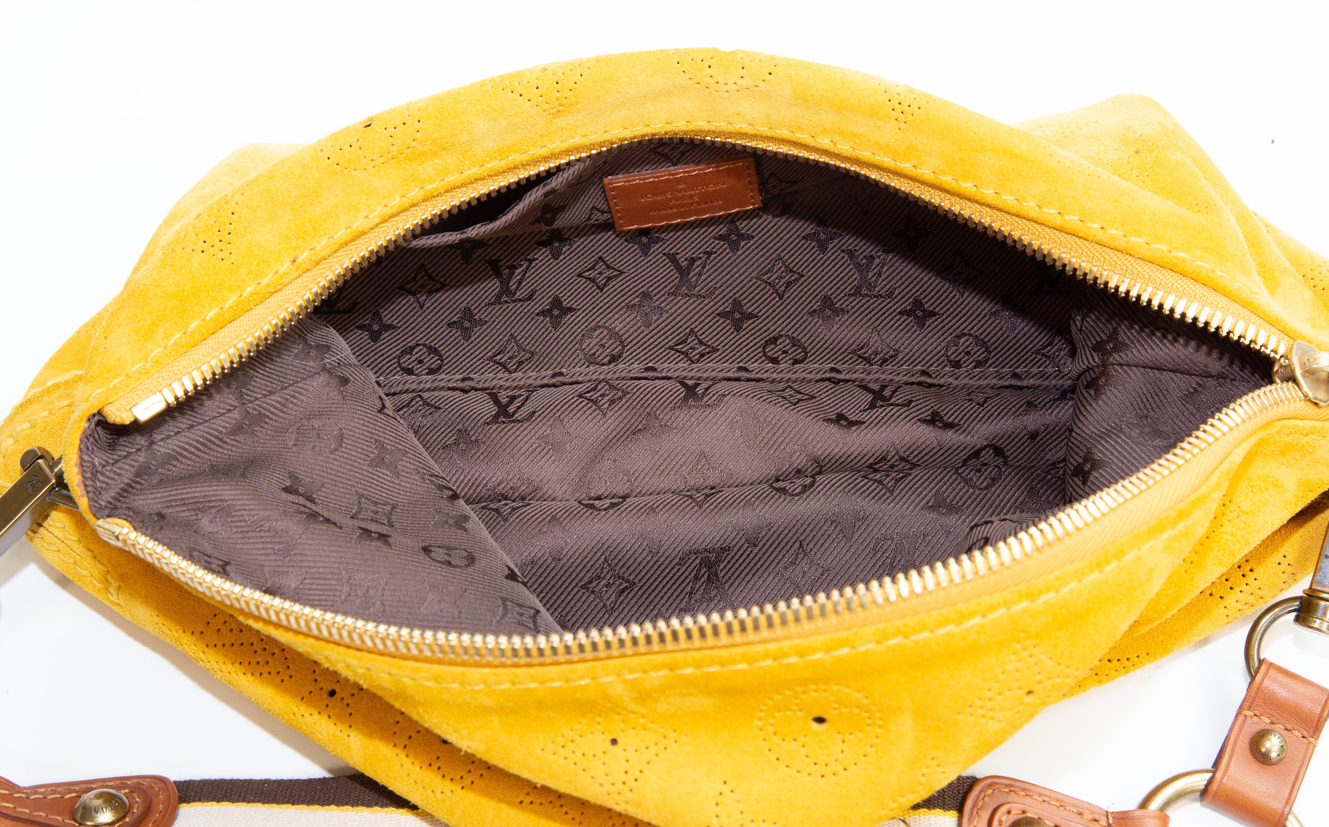 2005 Louis Vuitton Mahina Onatah PM Shoulder Bag/Clutch in Yellow Suede For Sale 8