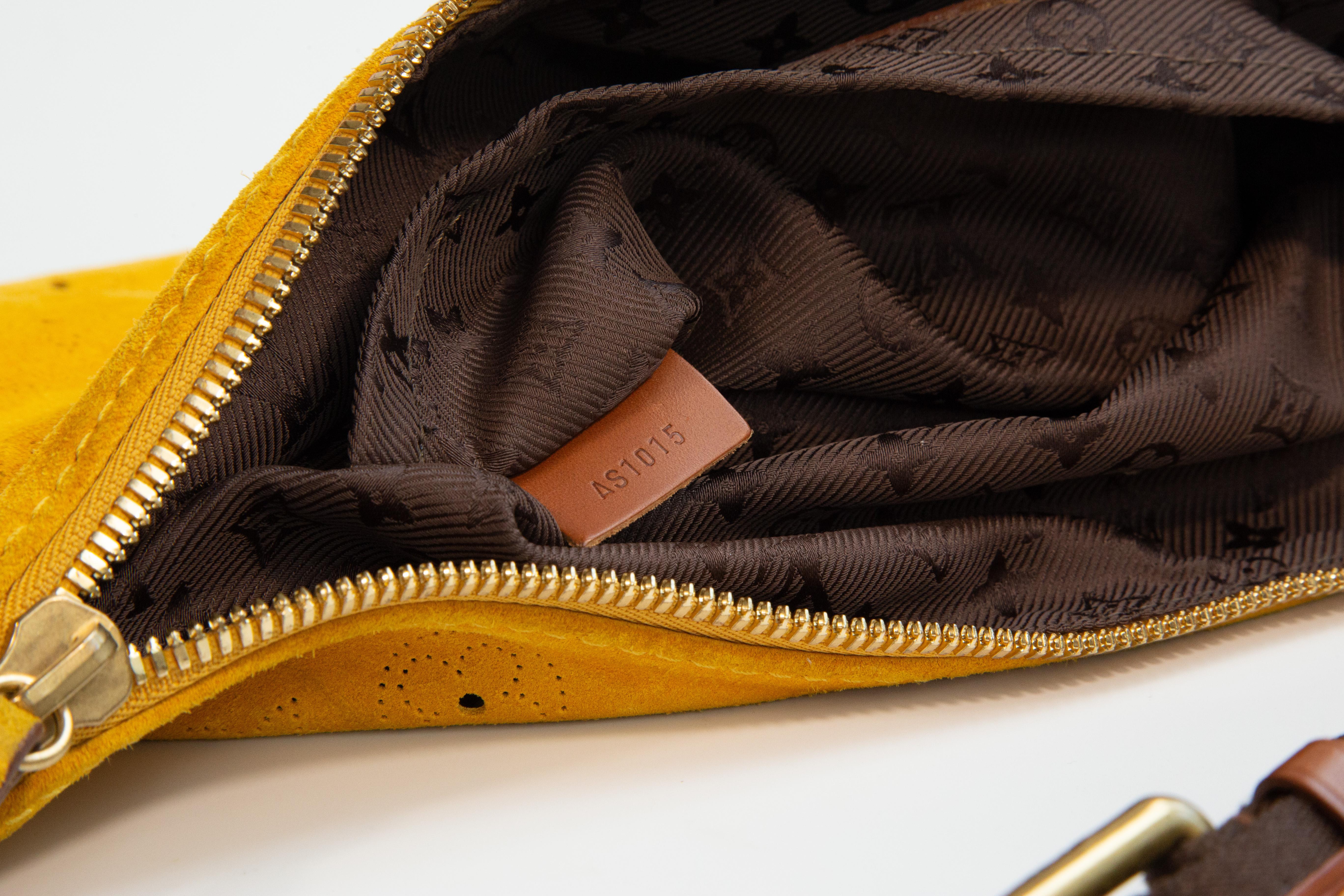 2005 Louis Vuitton Mahina Onatah PM Shoulder Bag/Clutch in Yellow Suede For Sale 10