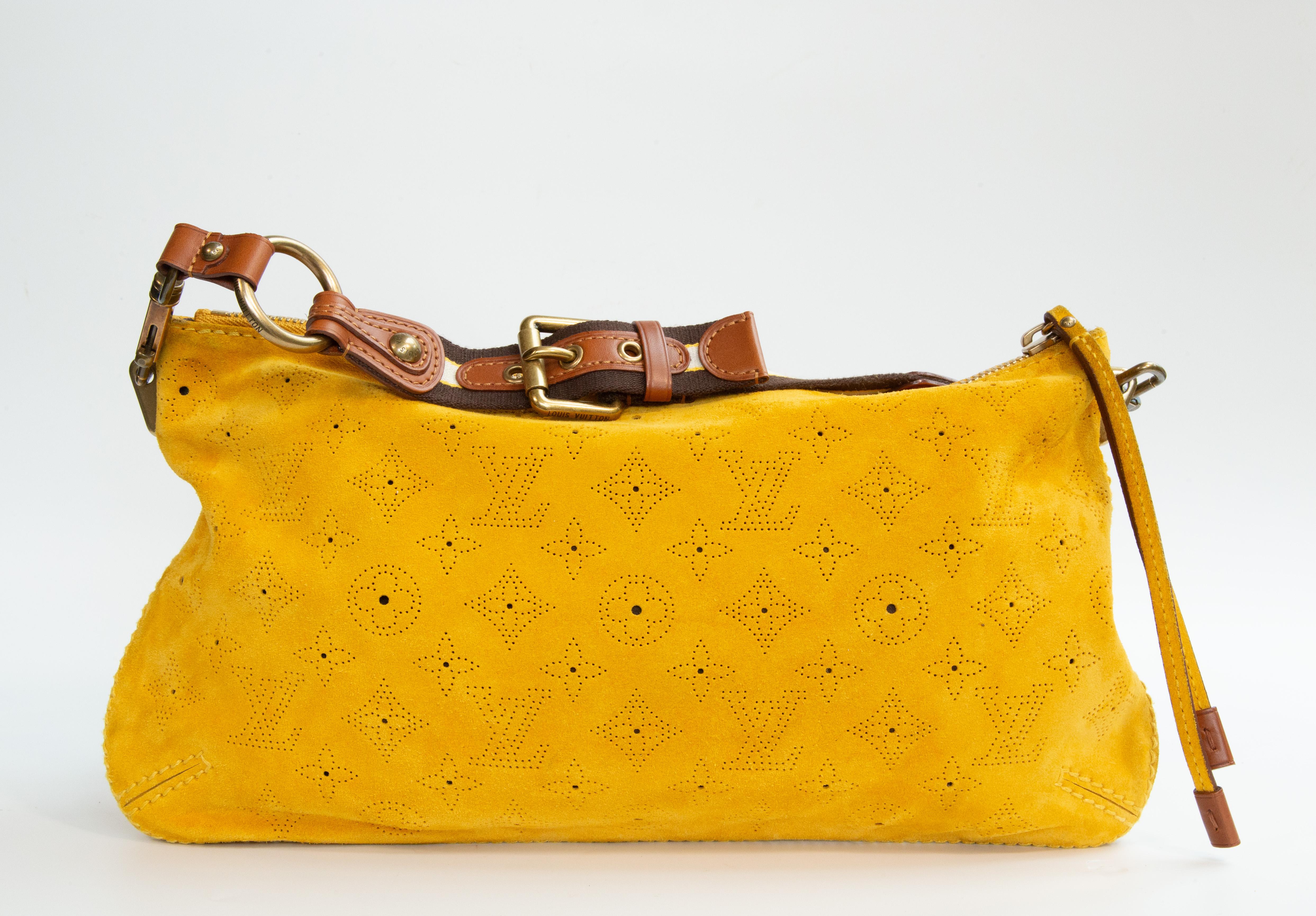 2005 Louis Vuitton Mahina Onatah PM Shoulder Bag/Clutch in Yellow Suede For Sale 1