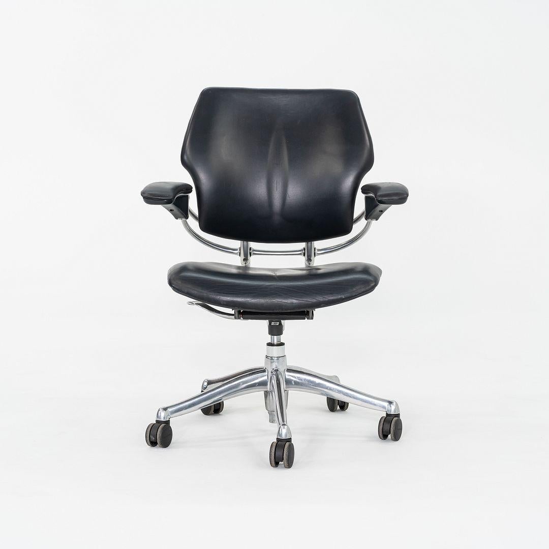 2005 Niels Diffrient for Humanscale Freedom Desk Chair in Black Leather In Good Condition For Sale In Philadelphia, PA