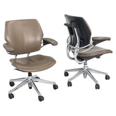 2005 Niels Diffrient für Humanscale Freedom-Schreibtischstuhl aus dunkelbraunem Leder
