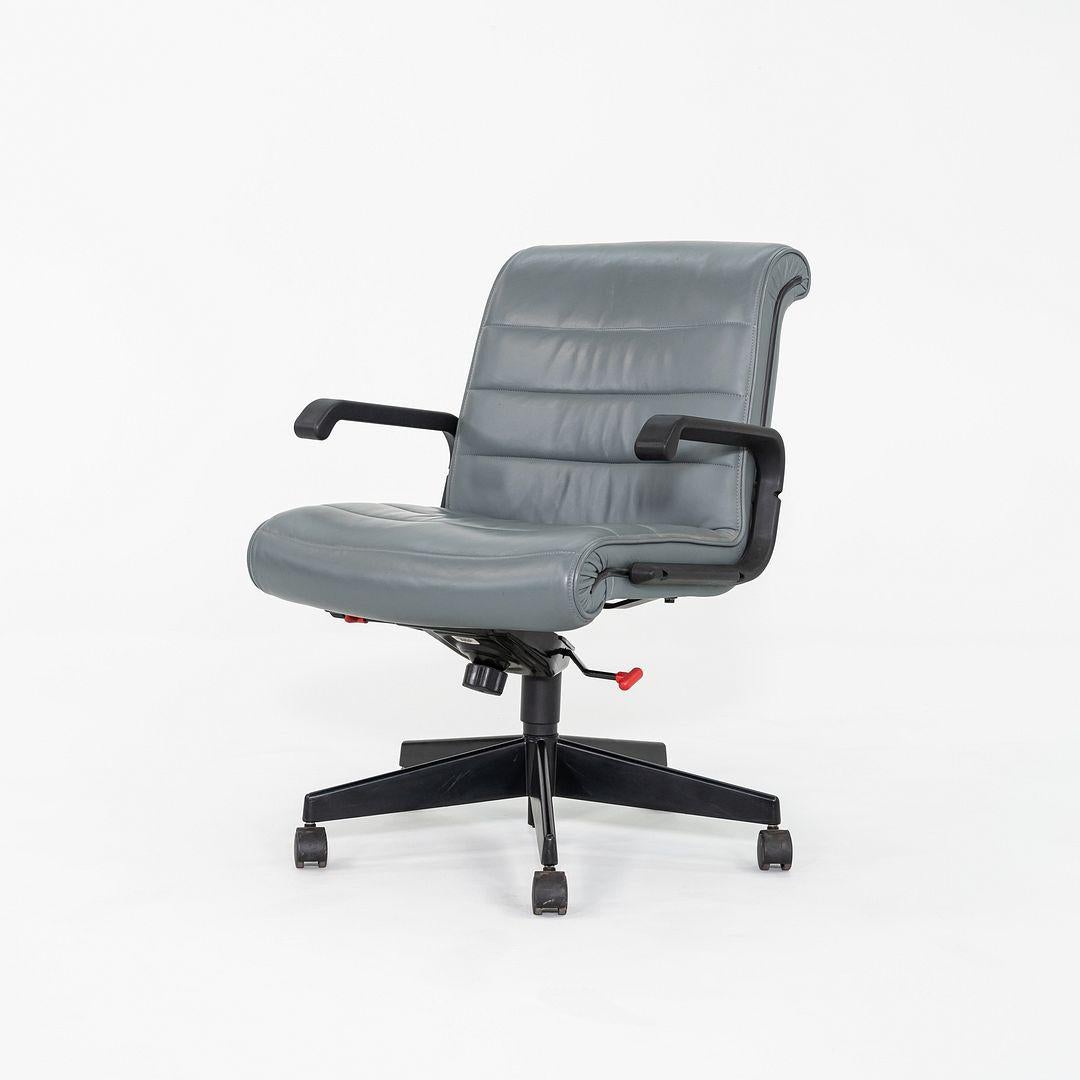 2005 Richard Sapper for Knoll Management Desk Chair in Grey Volo Leather im Angebot 2