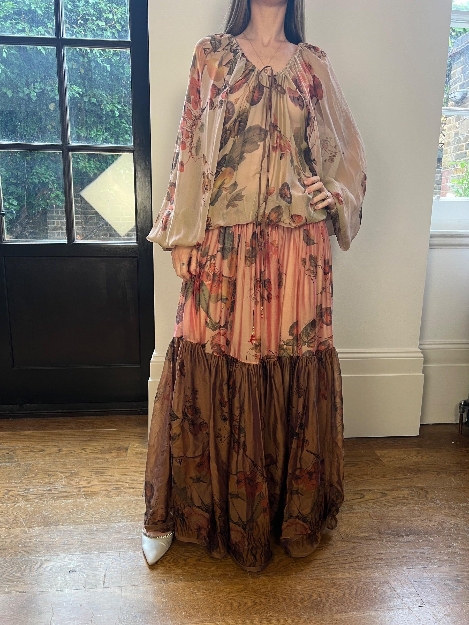 Robe longue à fleurs en soie documentée du défilé Roberto Cavalli, 2005 en vente 1