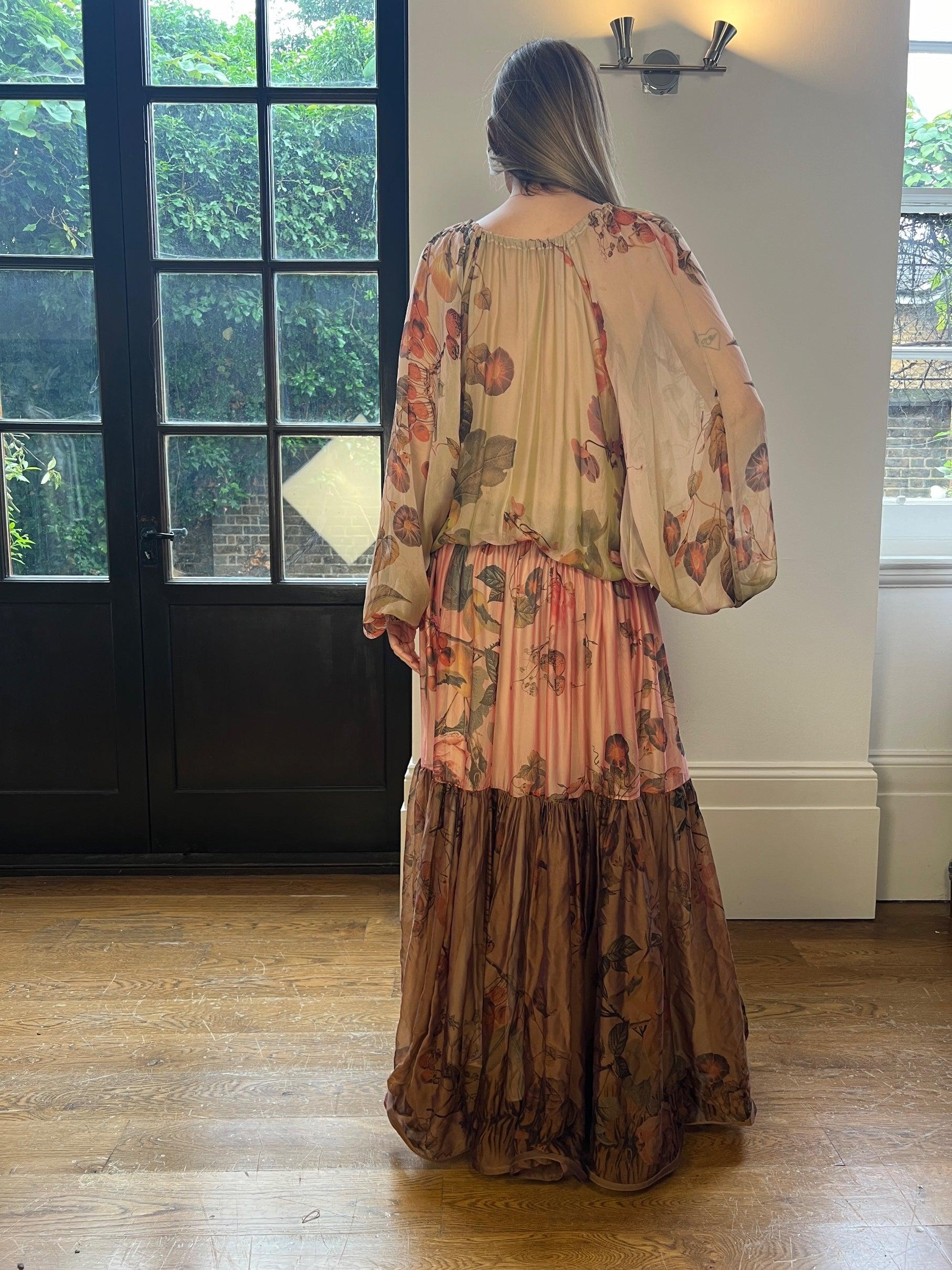 Robe longue à fleurs en soie documentée du défilé Roberto Cavalli, 2005 en vente 2