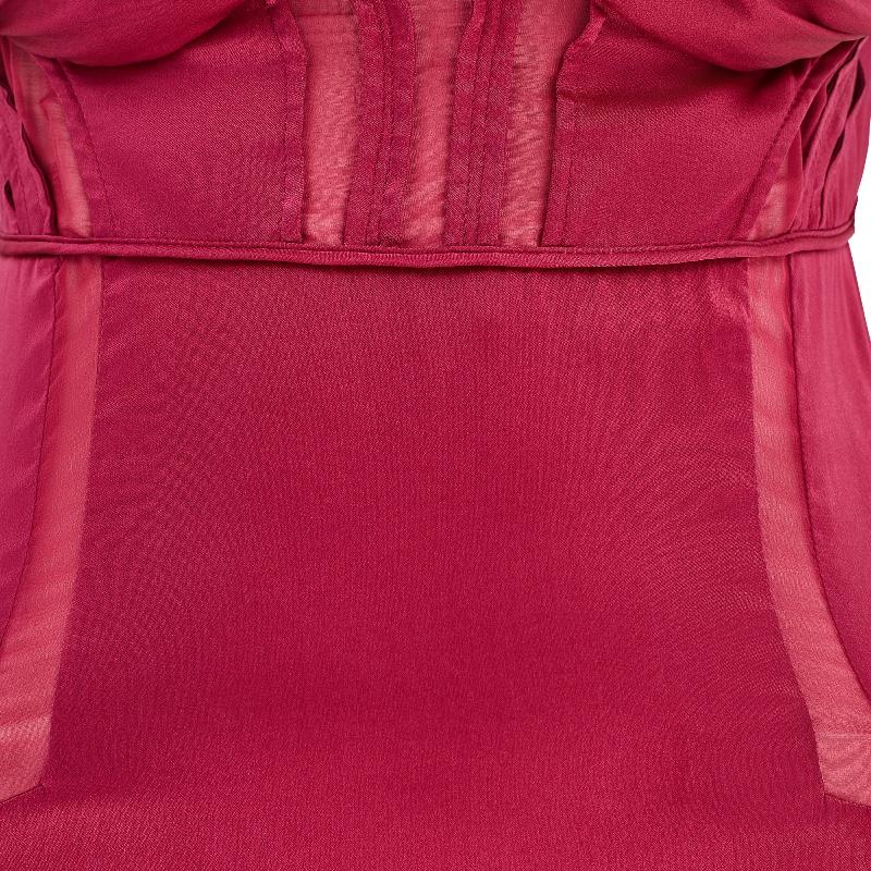 2005 Passerella Gucci Abito rosso in seta senza schienale con inserti in chiffon In condizioni ottime in vendita a London, GB