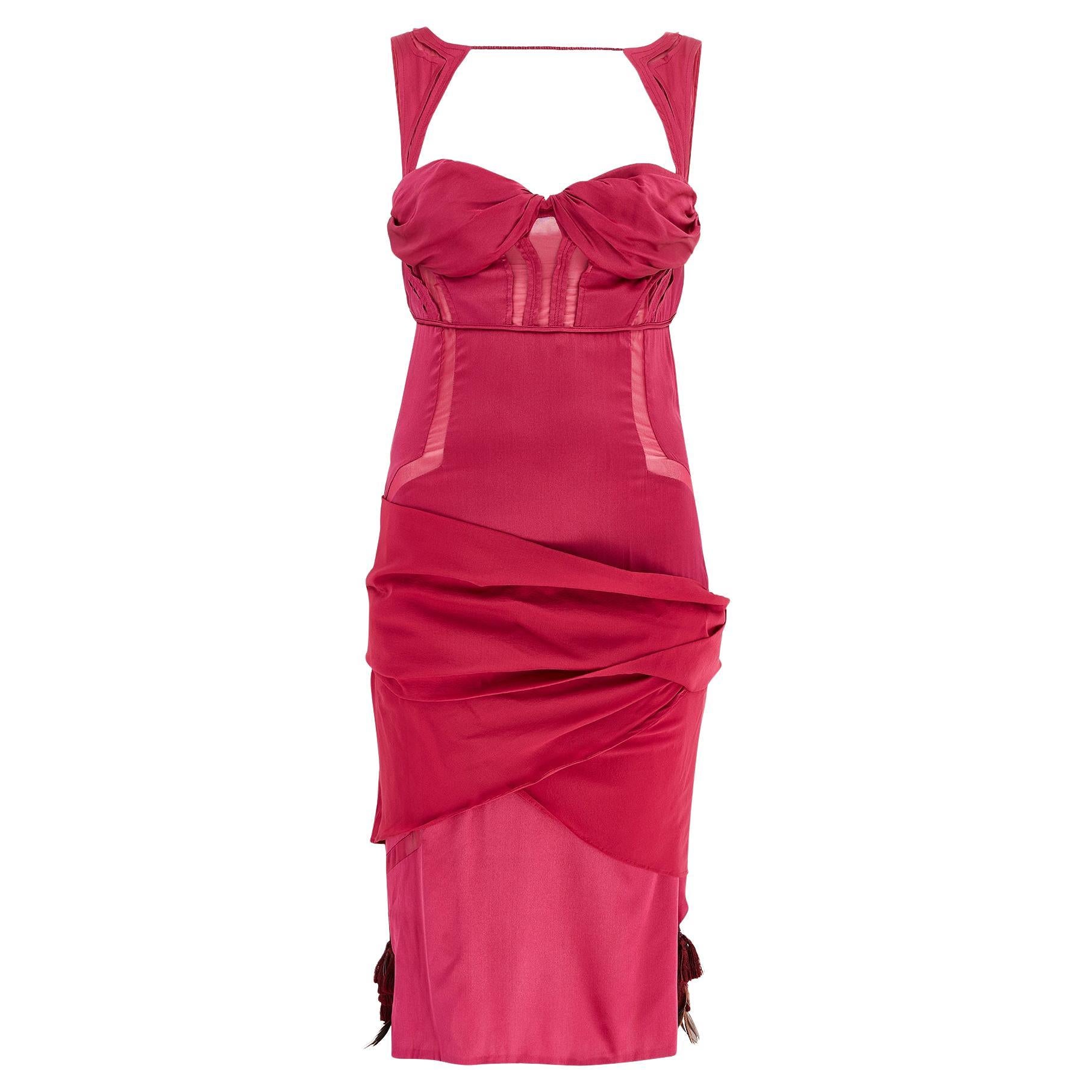 2005 Passerella Gucci Abito rosso in seta senza schienale con inserti in chiffon in vendita