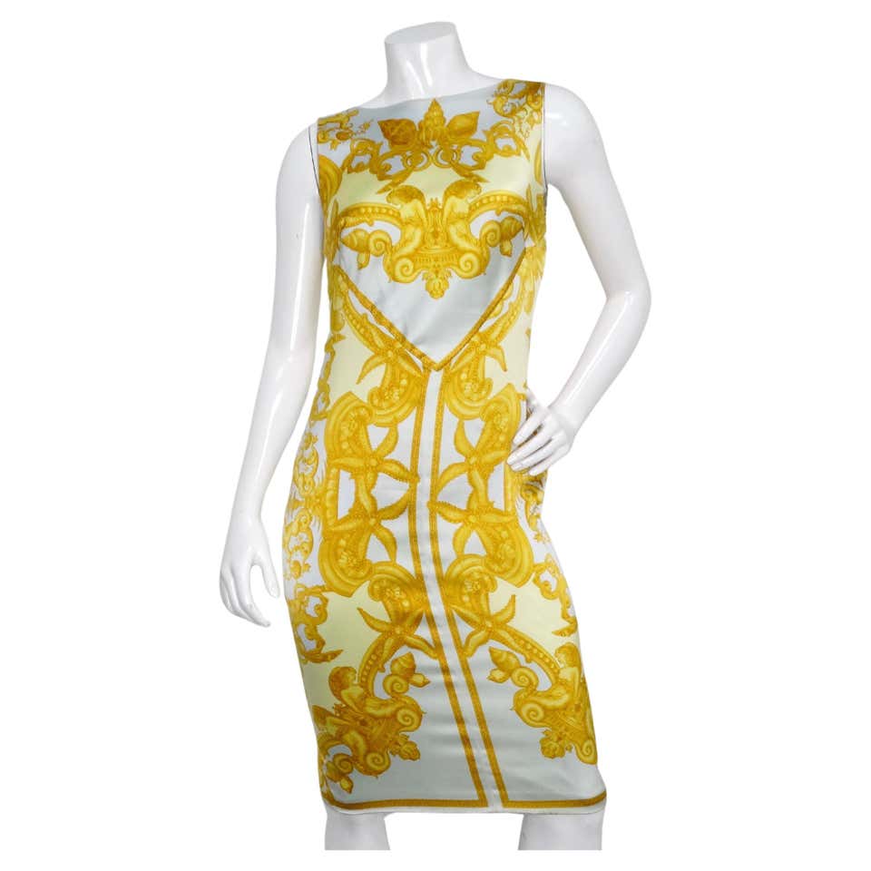 Versace Spring Collection 2005 Versace S/S 2005 Plunging Neckline Backless Seashell Print Belted Wrap ...