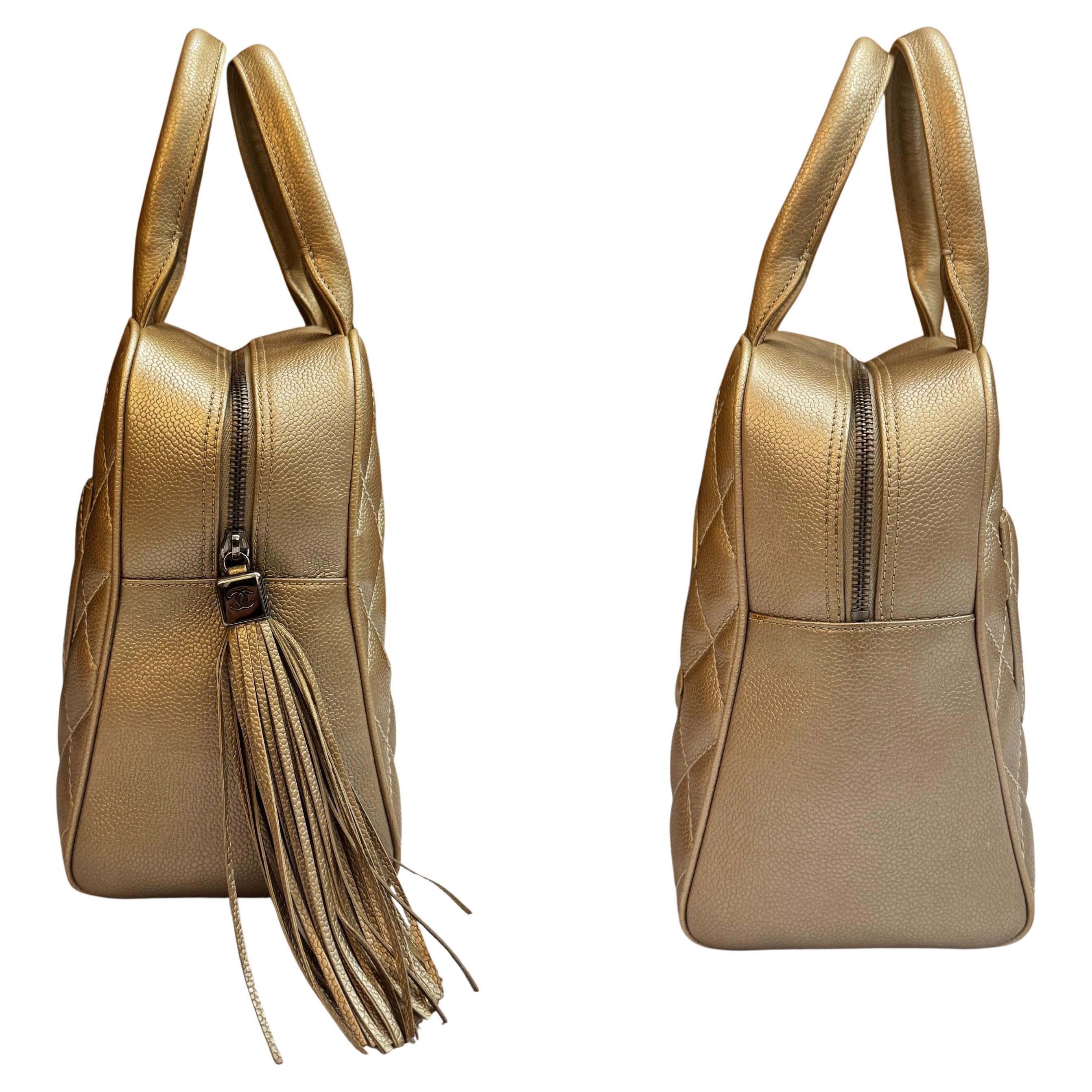 2005 Vintage CHANEL Quilted Caviar Bowler Bag Small Metallic Champagne In Good Condition For Sale In Bangkok, TH