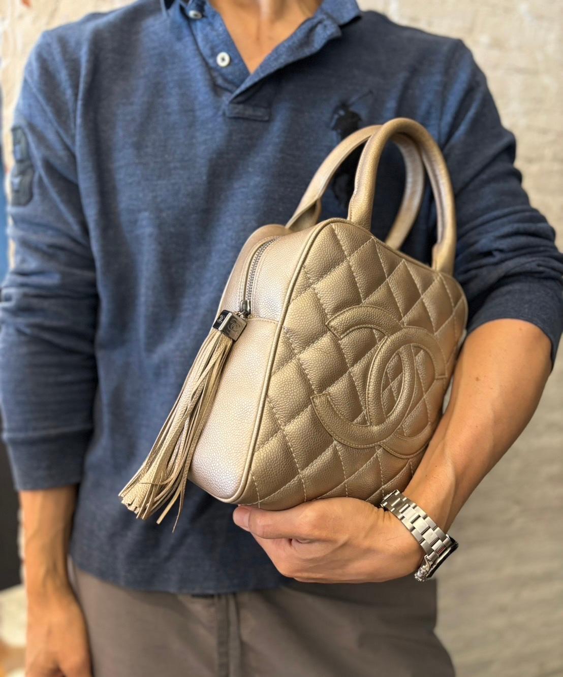2005 Vintage CHANEL Quilted Caviar Bowler Bag Small Metallic Champagne For Sale 3