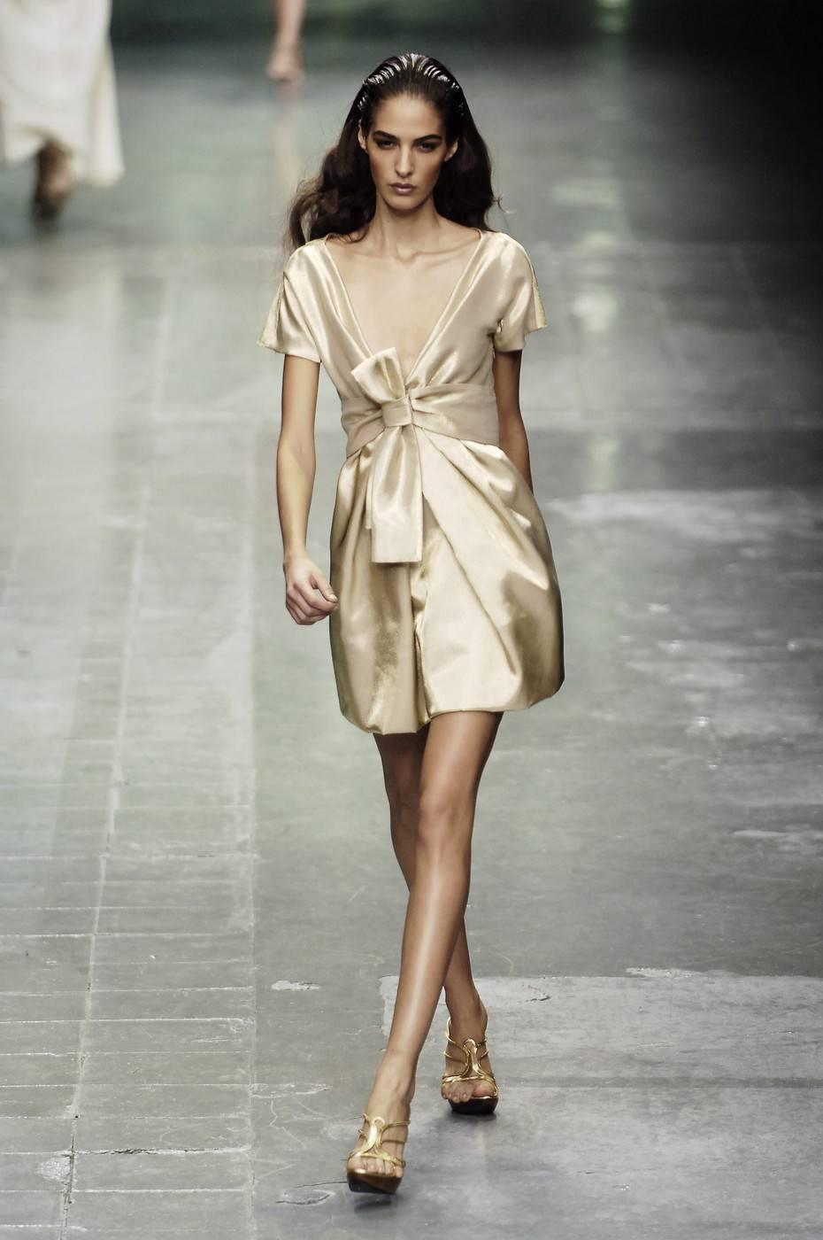 2006 ALEXANDER MCQUEEN cream silk runway dress with bow detail 2
