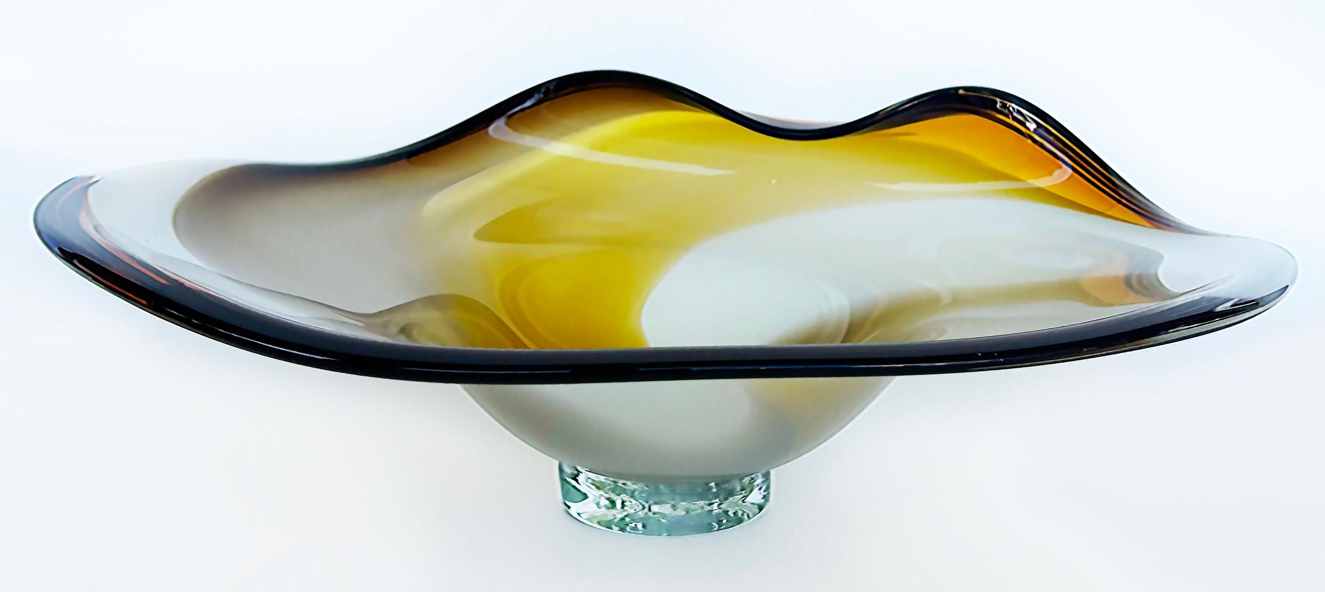 2006 Art Glass Centerpiece Bowl by John Nicholson Signed on Base, “The Wave”  In Good Condition For Sale In Miami, FL