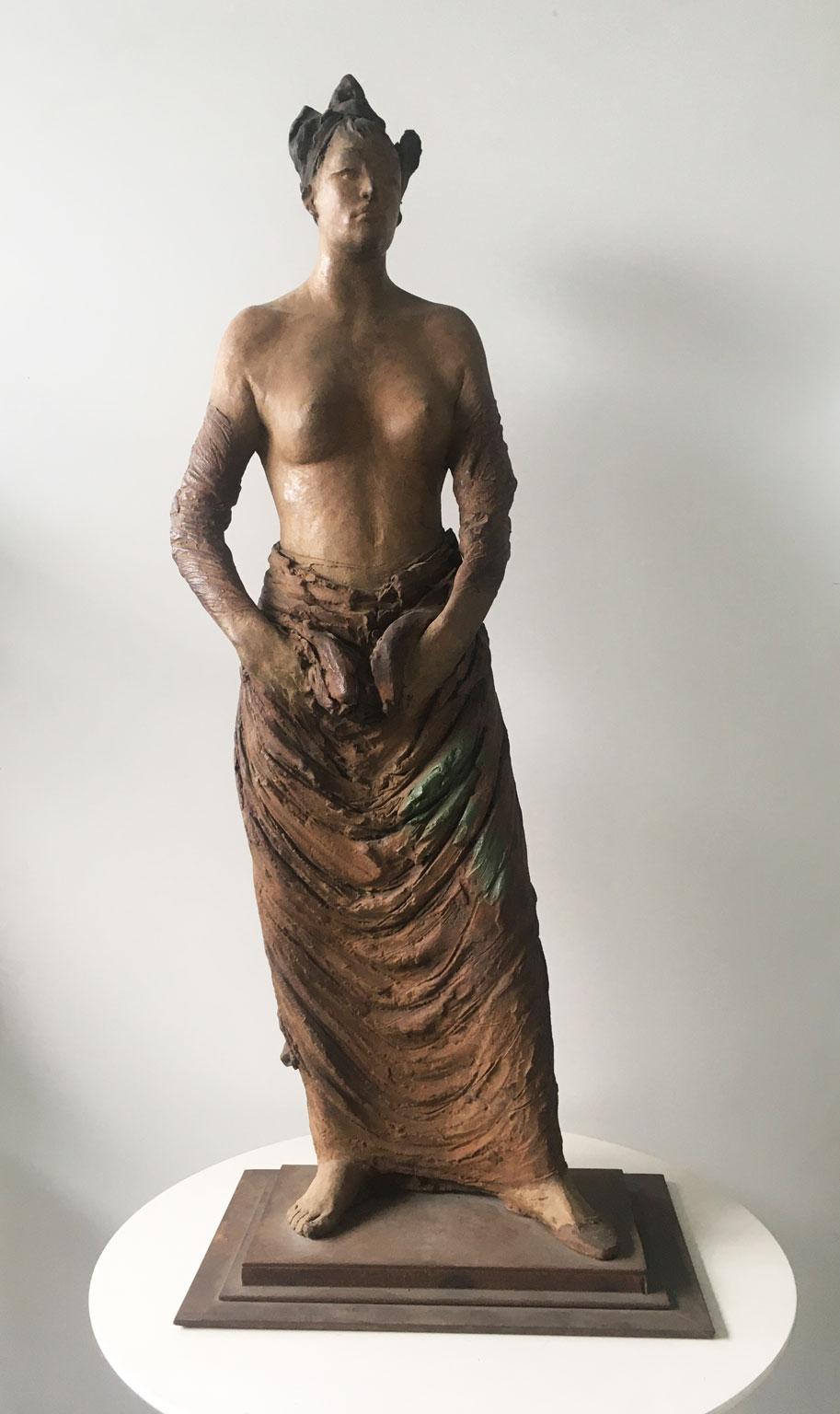 Se trata de una intensa escultura de bronce creada por el artista italiano Ugo Riva, en 2006. Bronce a la cera perdida sobre basamento de hierro.
El título de esta obra de arte es 