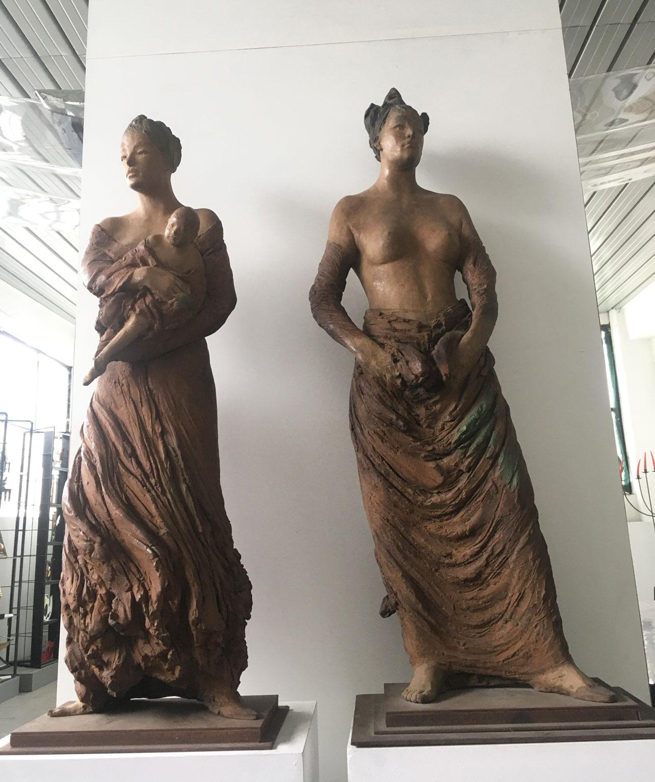 2006 Escultura de bronce de Ugo Riva Innocente Provocazione en venta 13