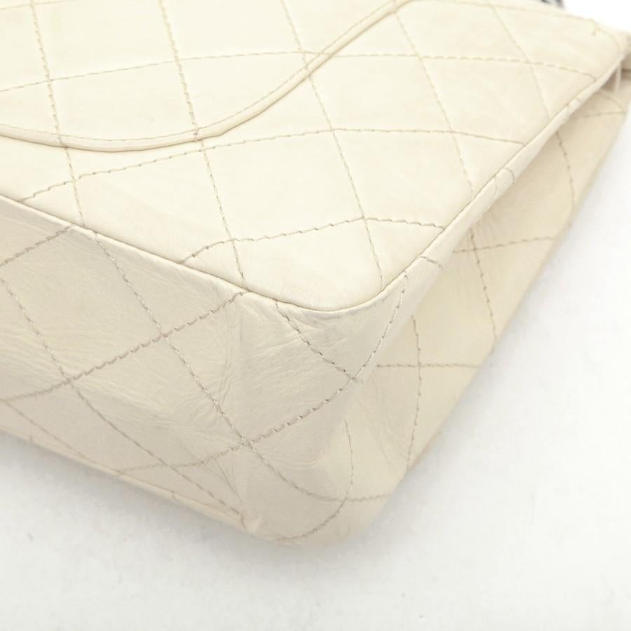 2006 Chanel 2.55 Ivory aged leather For Sale 4