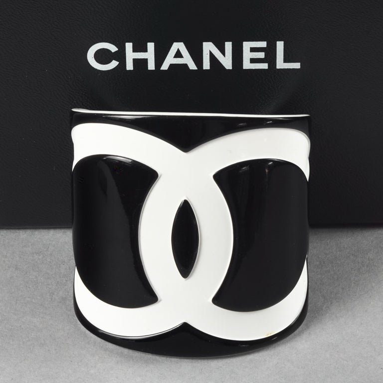 Chanel Misc Black White ref.101030 - Joli Closet
