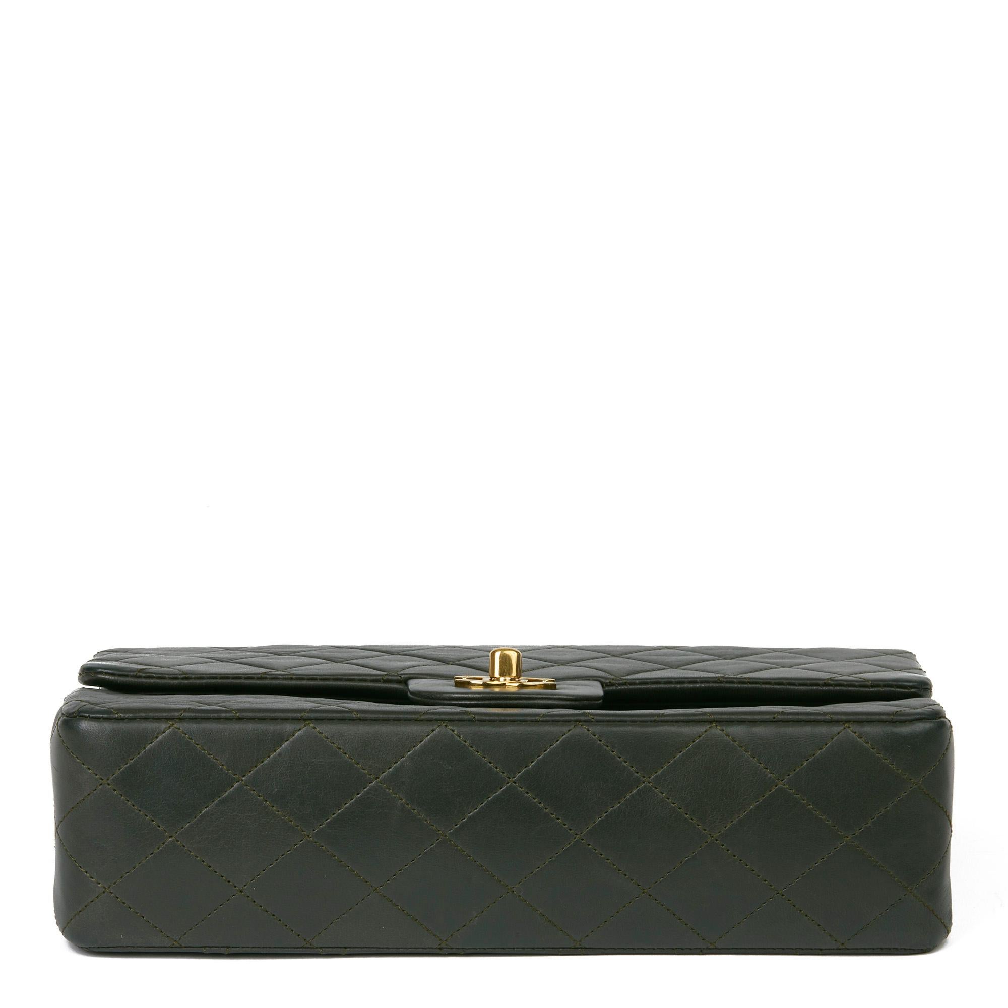2006 Chanel Khaki gesteppt Lammfell Vintage Medium Classic Double Flap Tasche 1