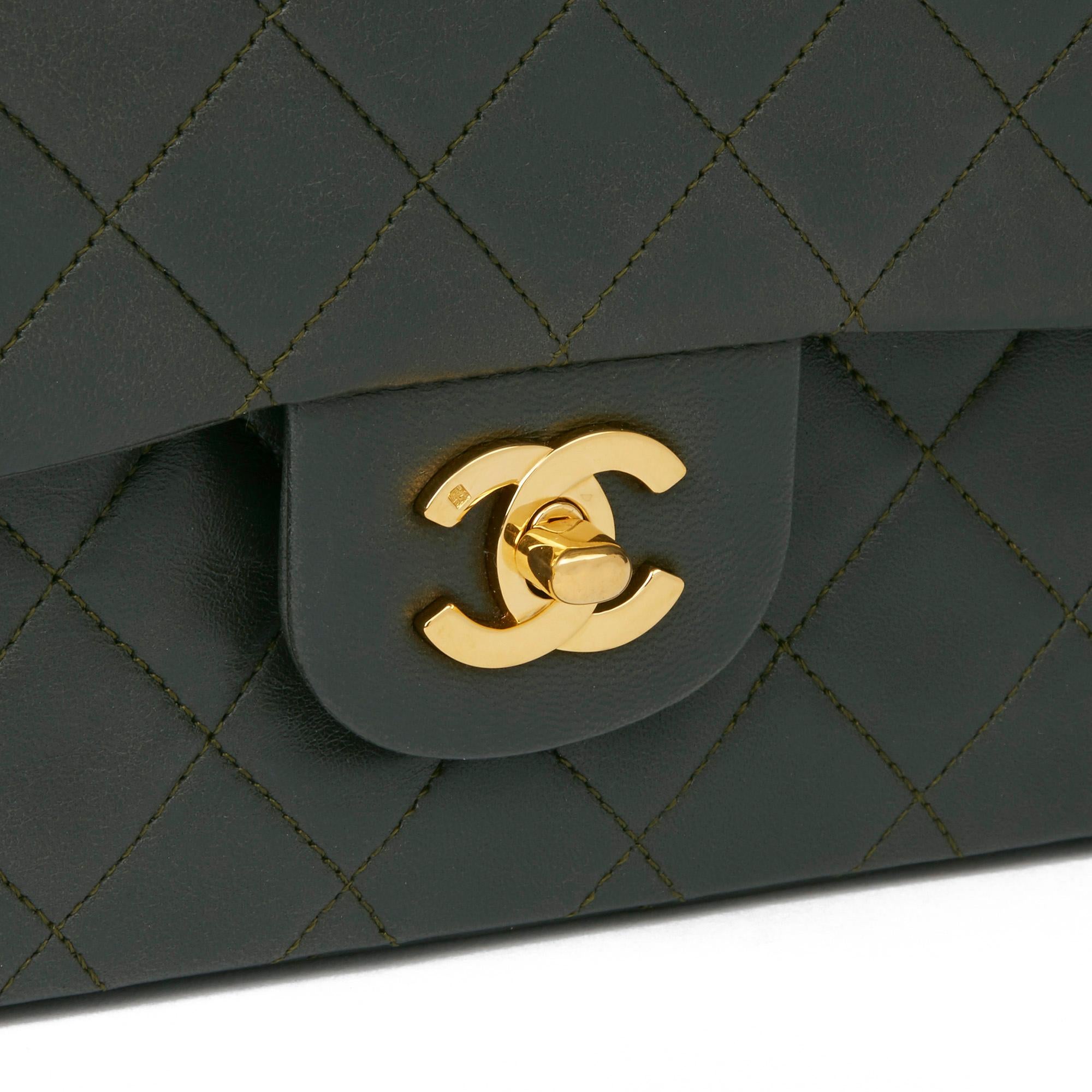 2006 Chanel Khaki gesteppt Lammfell Vintage Medium Classic Double Flap Tasche 2