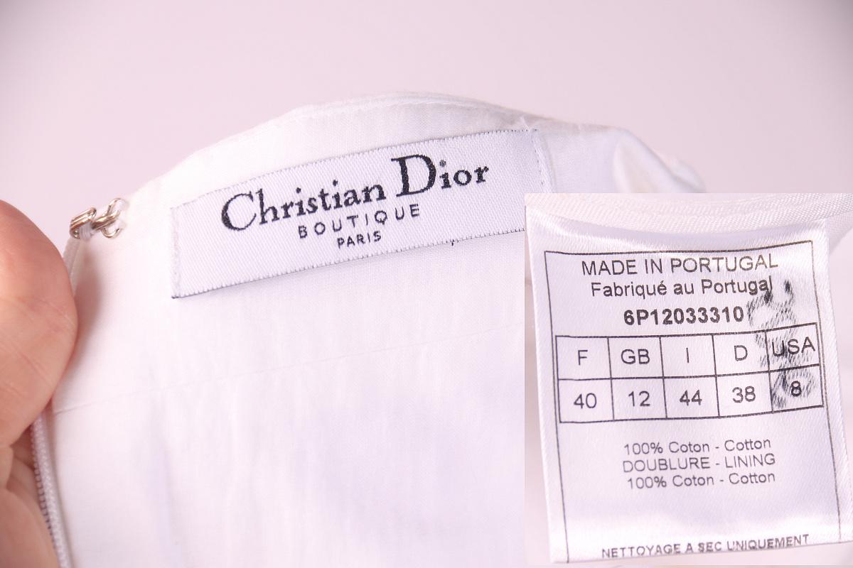 Christian Dior & John Galliano top with skirt

Collection 2006 spring / summer

Incredibly soft, light, summer cotton suit from 2006 by Dior during the John Galliano period.

top size F 42
skirt size F 40

condition excellent