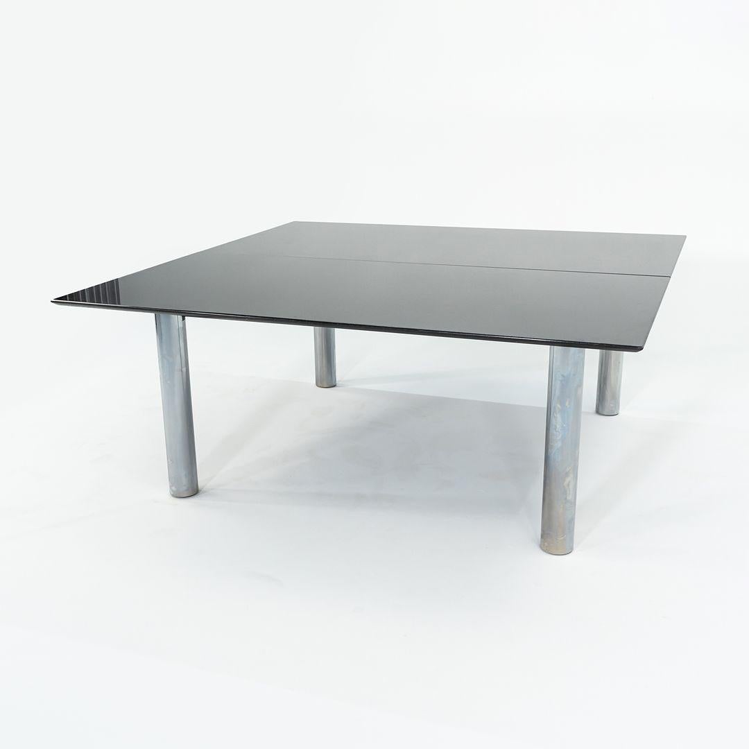 2006 Table de conférence ou de salle à manger sur mesure en granit noir et acier chromé 72x72in Excellent état - En vente à Philadelphia, PA
