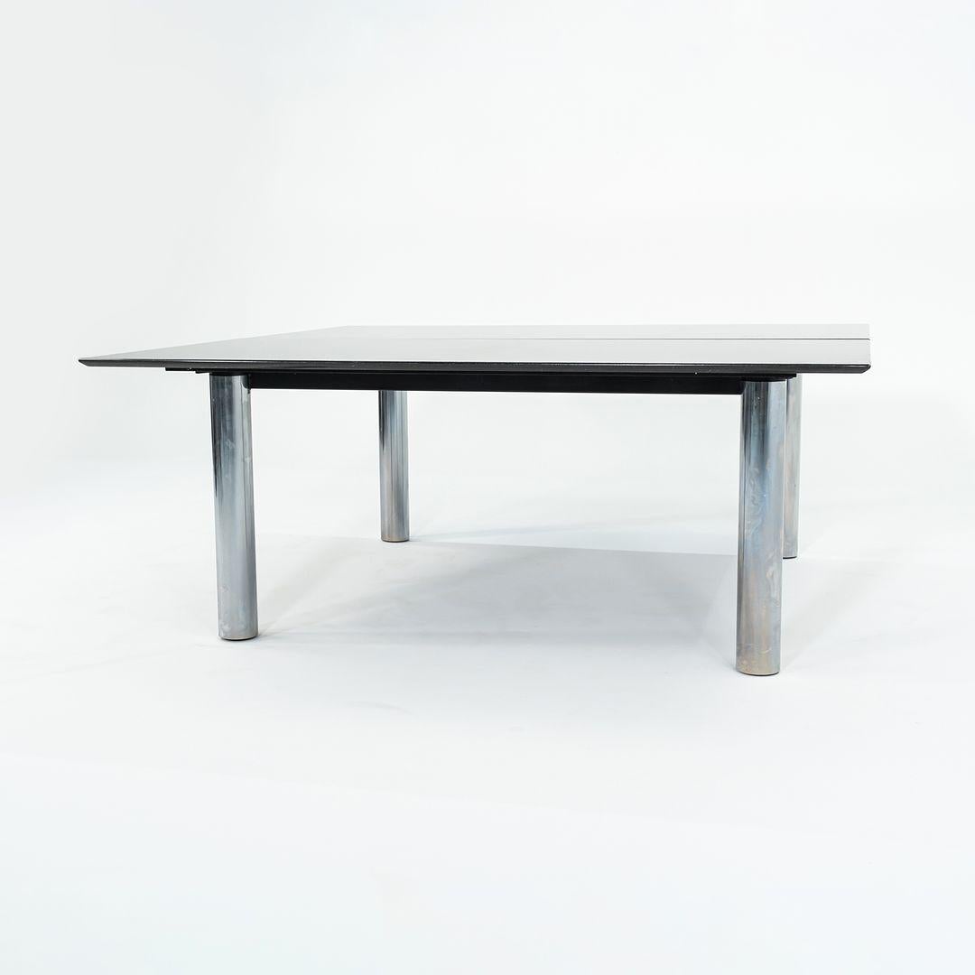 XXIe siècle et contemporain 2006 Table de conférence ou de salle à manger sur mesure en granit noir et acier chromé 72x72in en vente