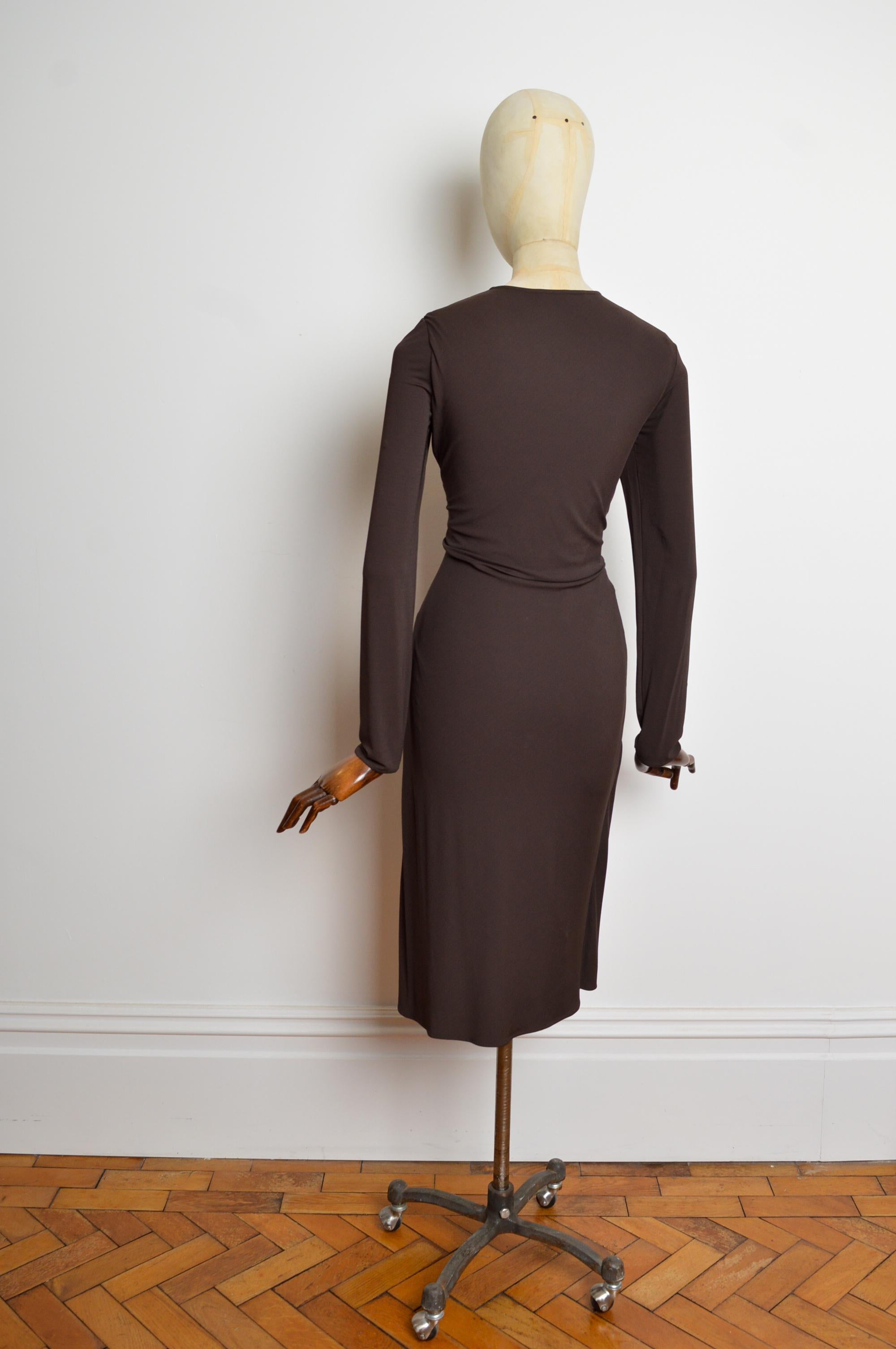 2006 Gucci by Frida Giannini Chocolate Brown Elegant Wrap bamboo day dress en vente 5