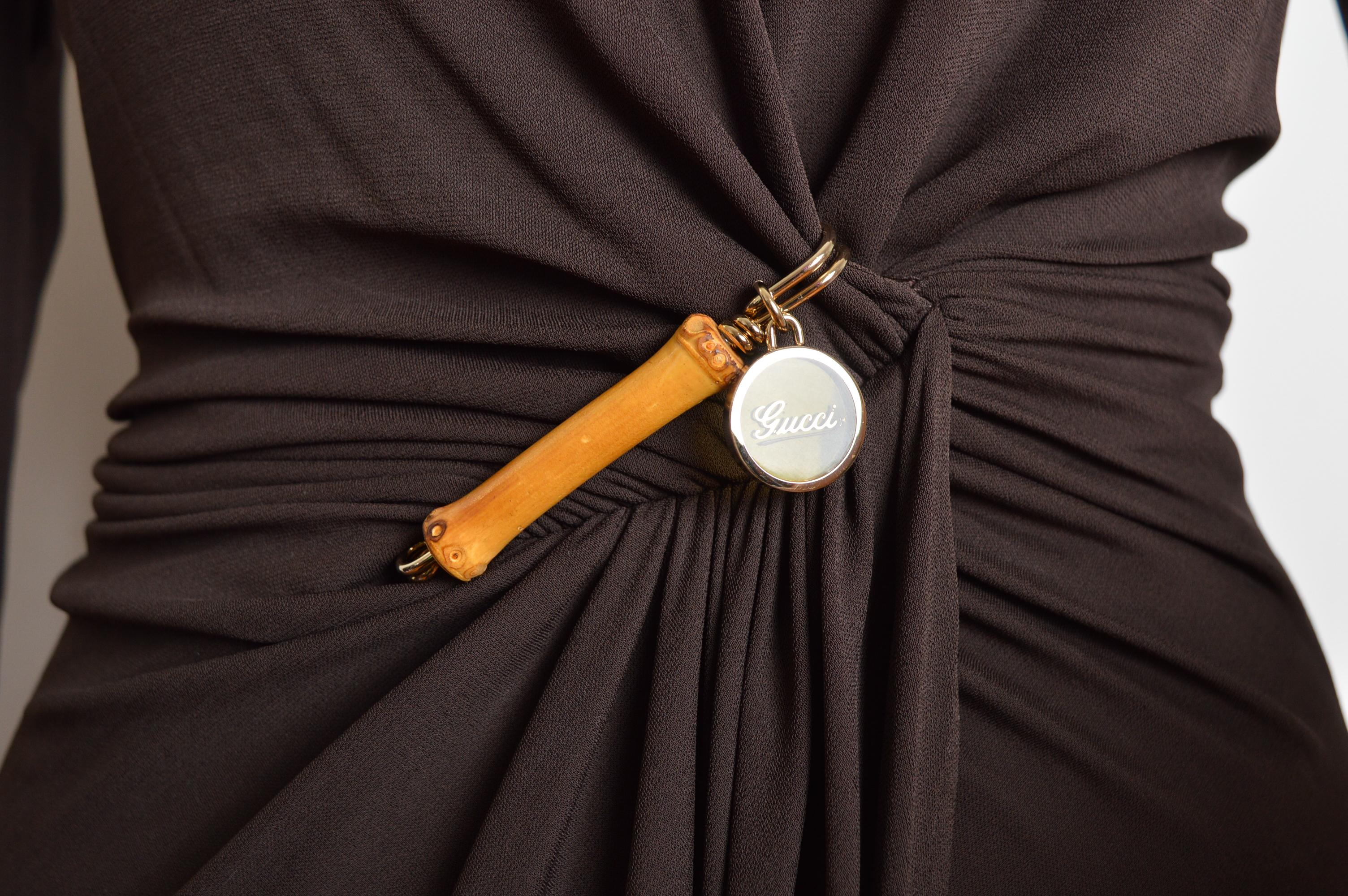 2006 Gucci by Frida Giannini Chocolate Brown Elegant Wrap bamboo day dress Pour femmes en vente