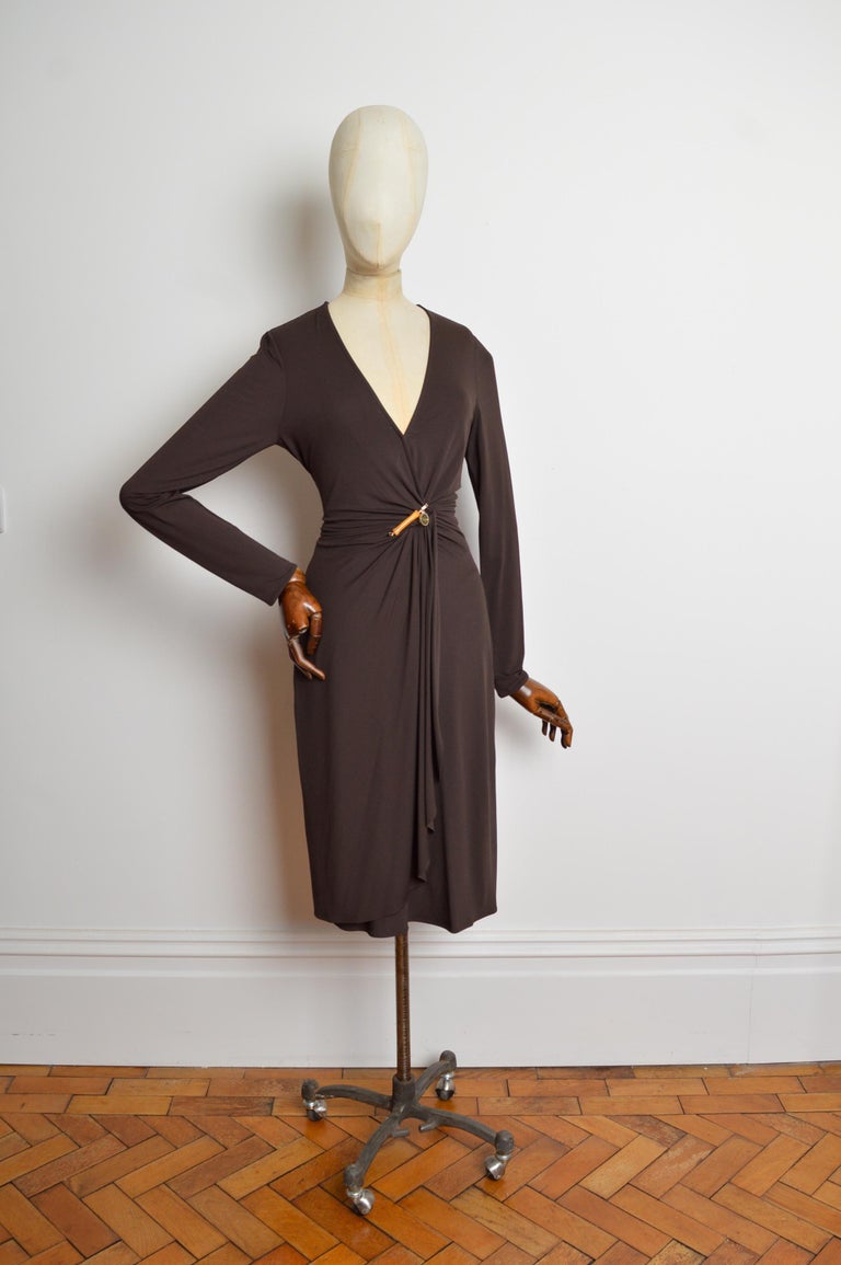 2006 Gucci by Frida Giannini Chocolate Brown Elegant Wrap bamboo day dress 2006 Gucci by Frida Giannini Chocolate Brown Elegant Wrap bamboo day dress