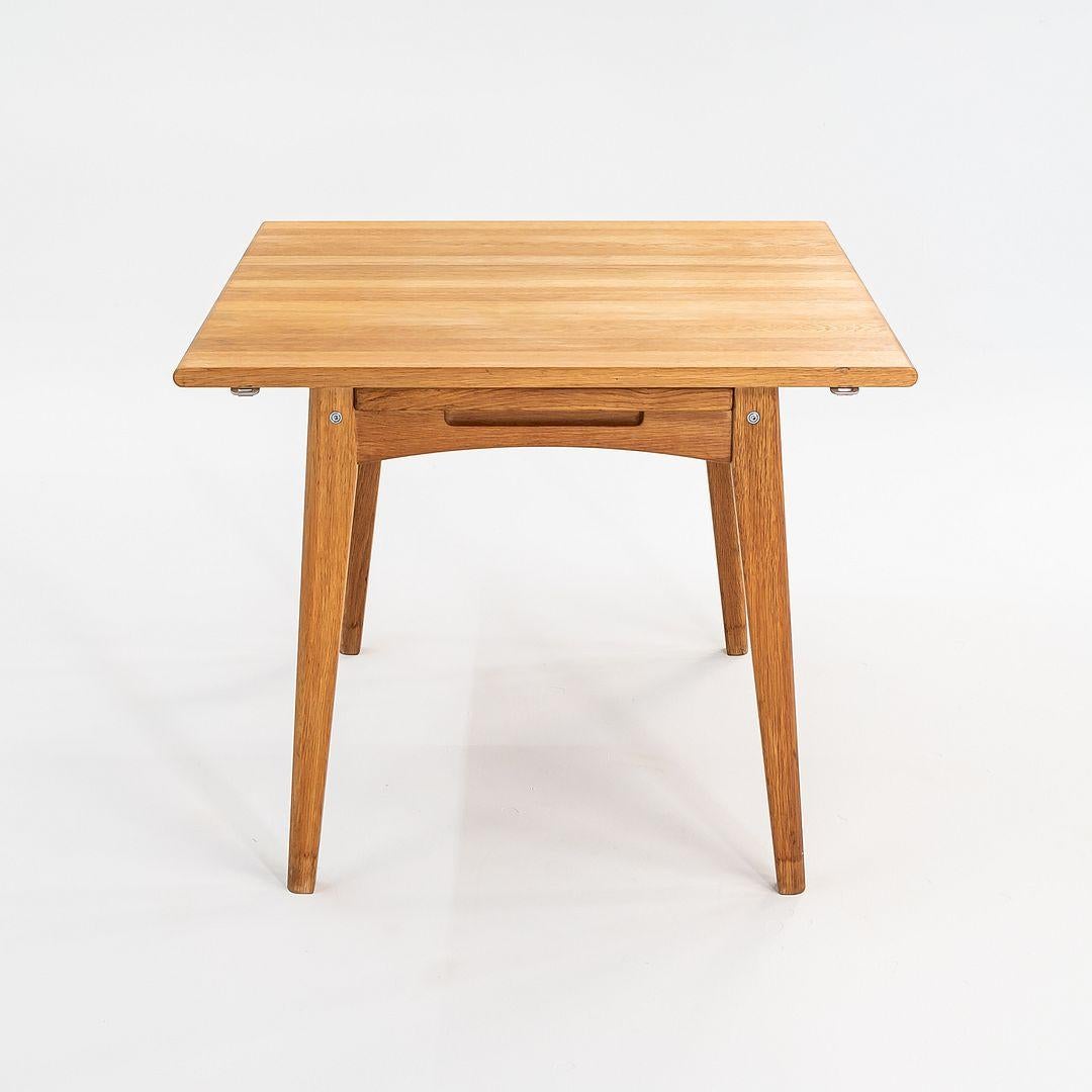 2006 Hans Wegner para Carl Hansen CH002 Mesa de comedor abatible en roble, 36 x 74 en venta 3