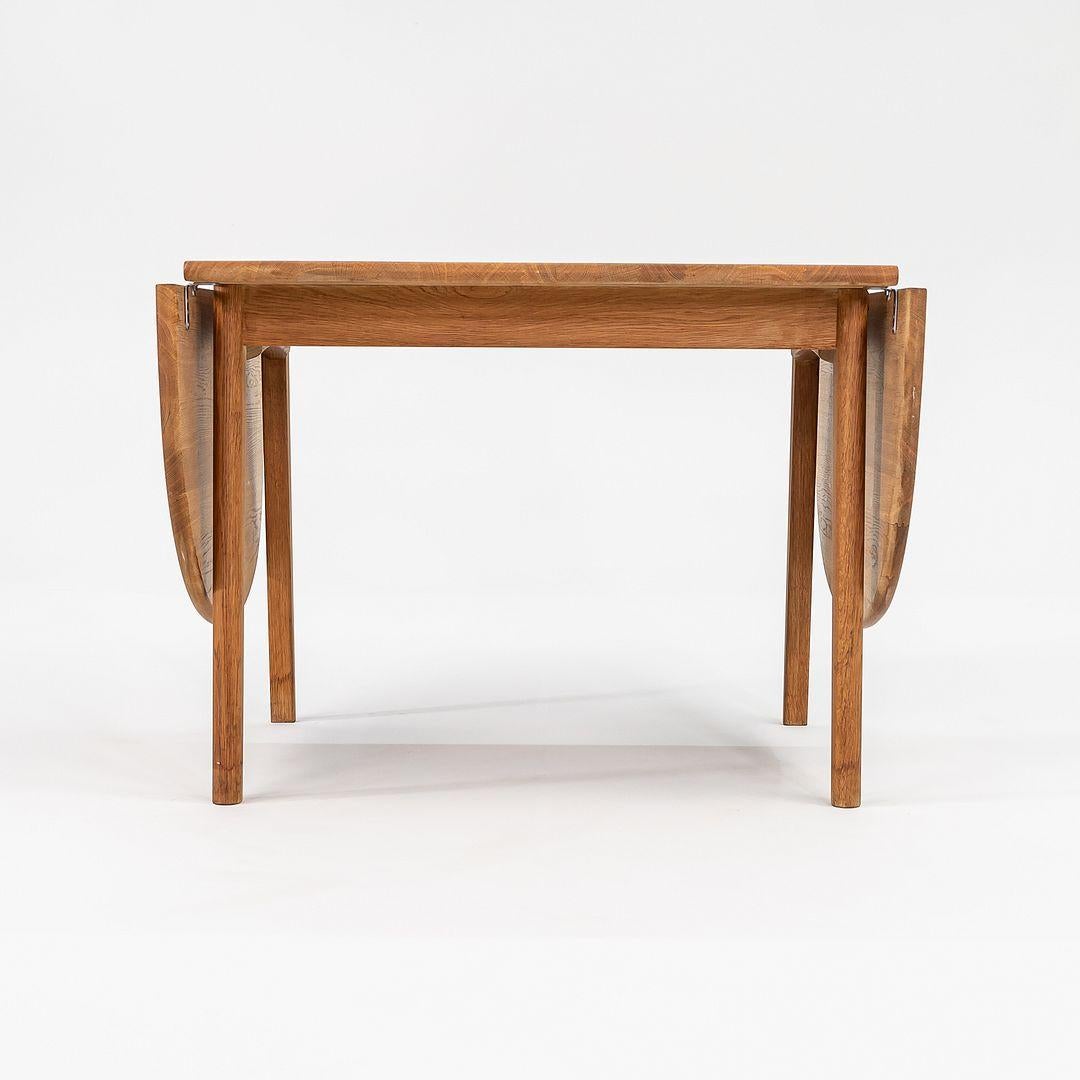 2006 Hans Wegner para Carl Hansen CH002 Mesa de comedor abatible en roble, 36 x 74 Danés en venta