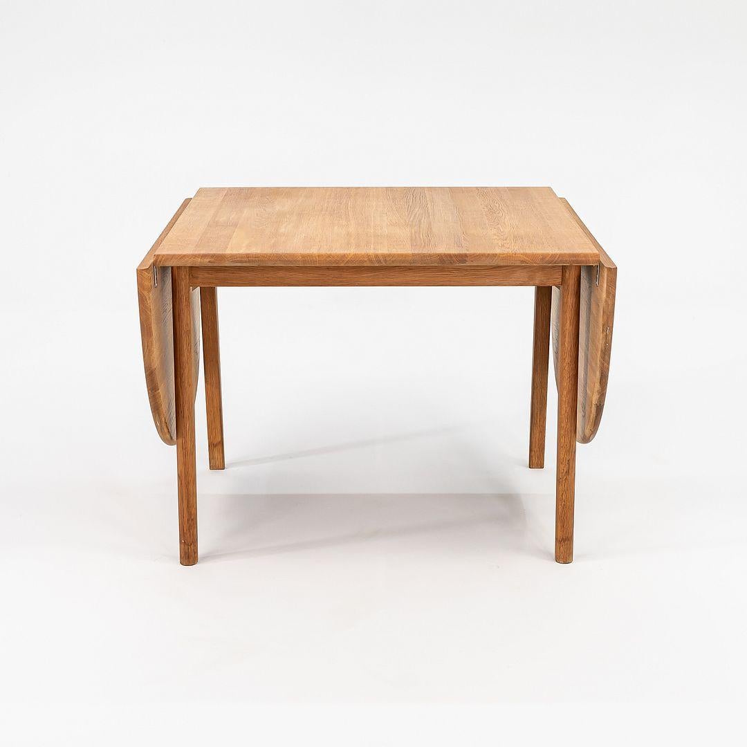 2006 Hans Wegner para Carl Hansen CH002 Mesa de comedor abatible en roble, 36 x 74 en Bueno estado para la venta en Philadelphia, PA