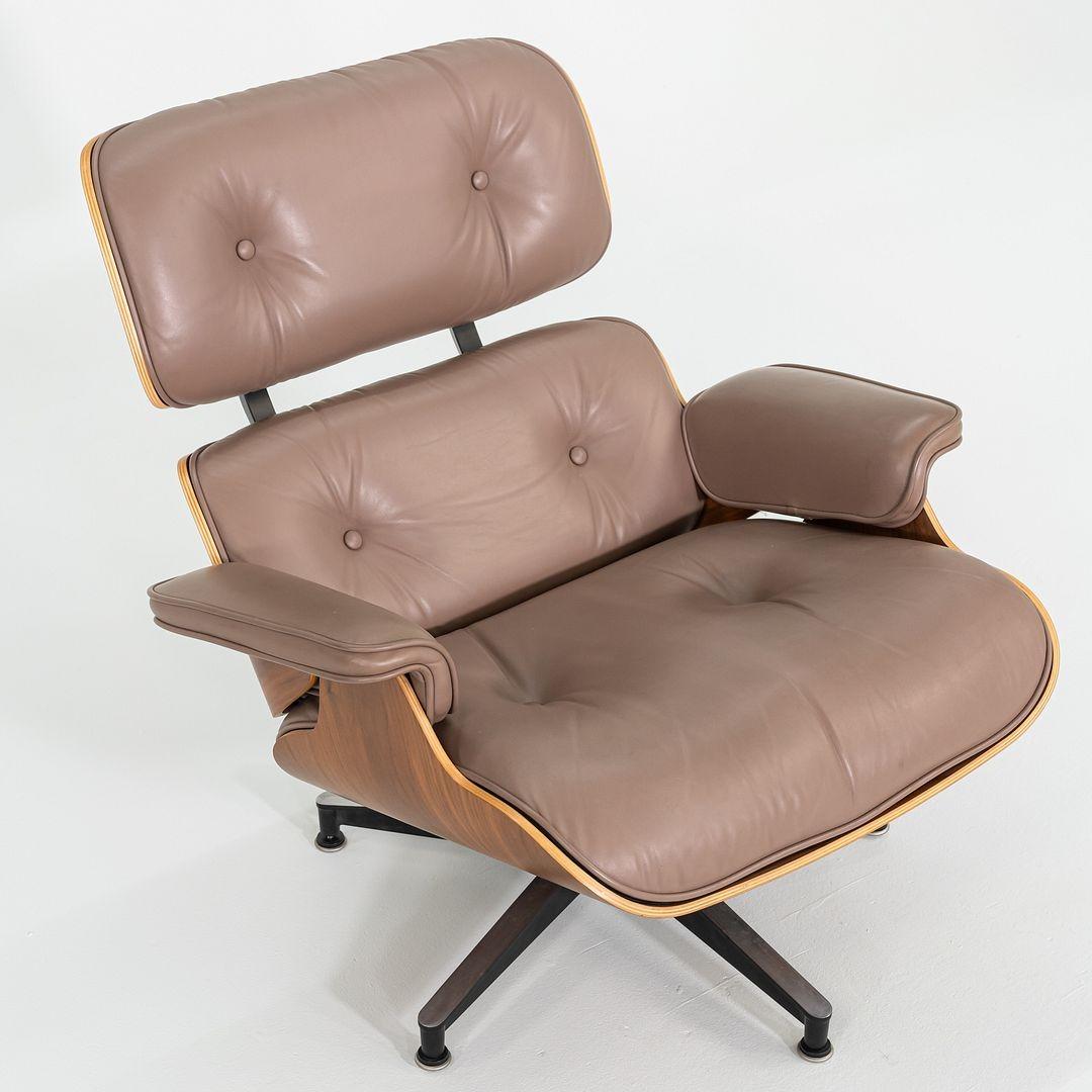 2006 Herman Miller Eames Lounge Chair and Ottoman in Tan Leather and Walnut 4
