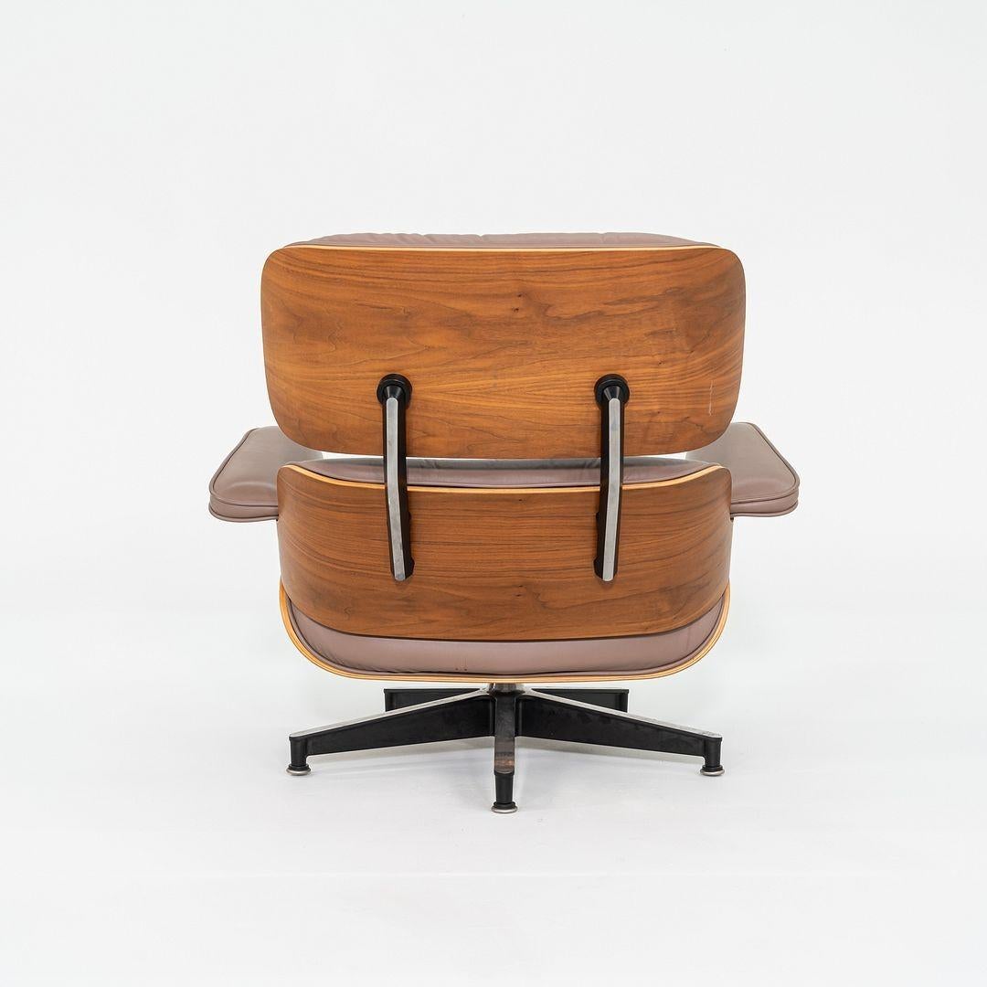 2006 Herman Miller Eames Lounge Chair and Ottoman in Tan Leather and Walnut In Excellent Condition In Philadelphia, PA