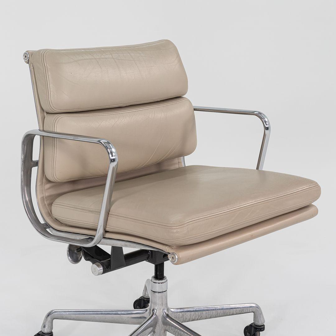 2006 Herman Miller Eames Soft Pad Management Desk Chair in Beige Leather 3