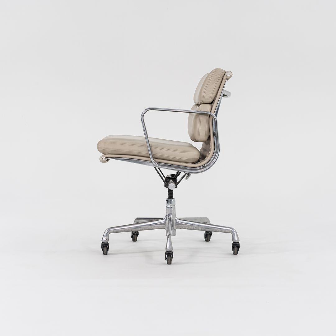 Contemporary 2006 Herman Miller Eames Soft Pad Management Desk Chair in Beige Leather