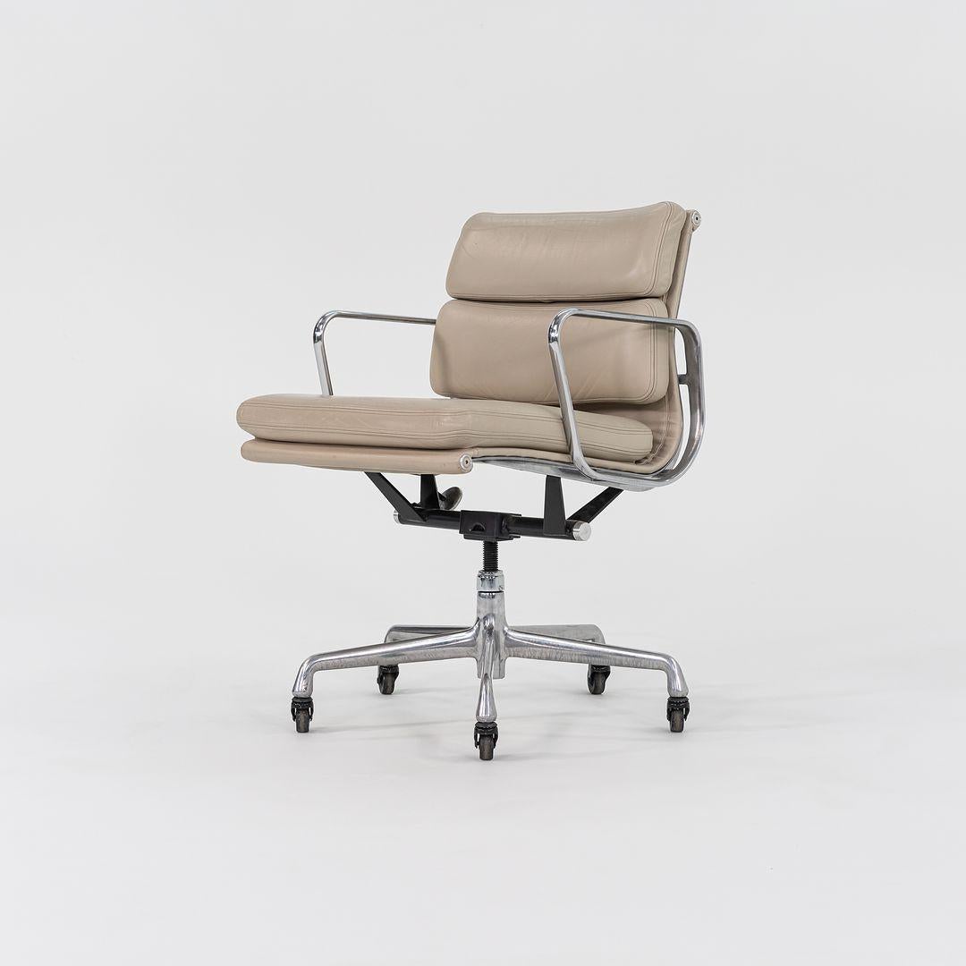 2006 Herman Miller Eames Soft Pad Management Desk Chair in Beige Leather 2