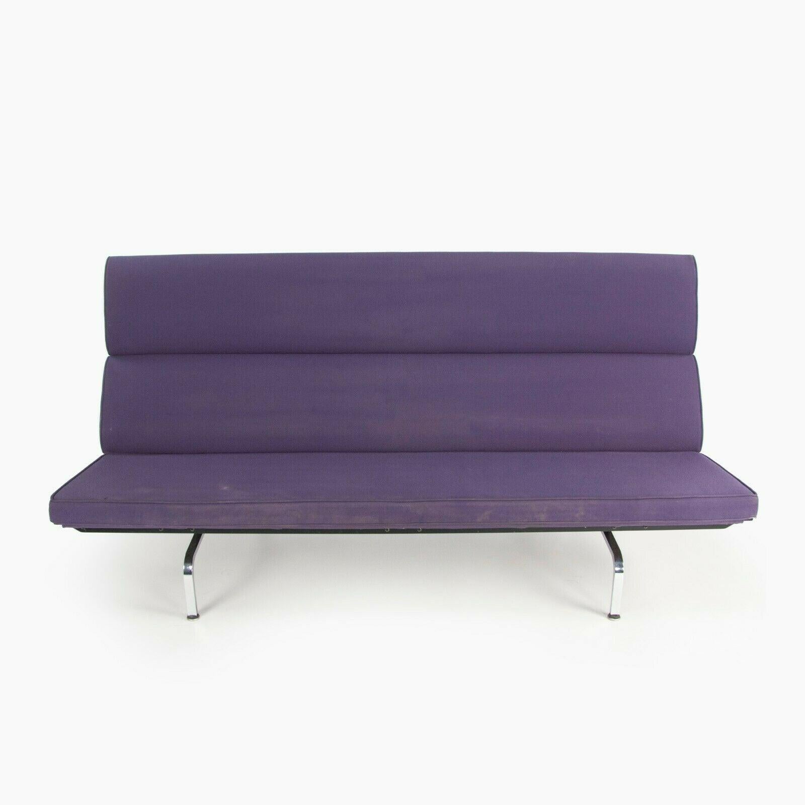 2006 Herman Miller Ray and Charles Eames Sofa Compact Purple Fabric Upholstery In Good Condition For Sale In Philadelphia, PA