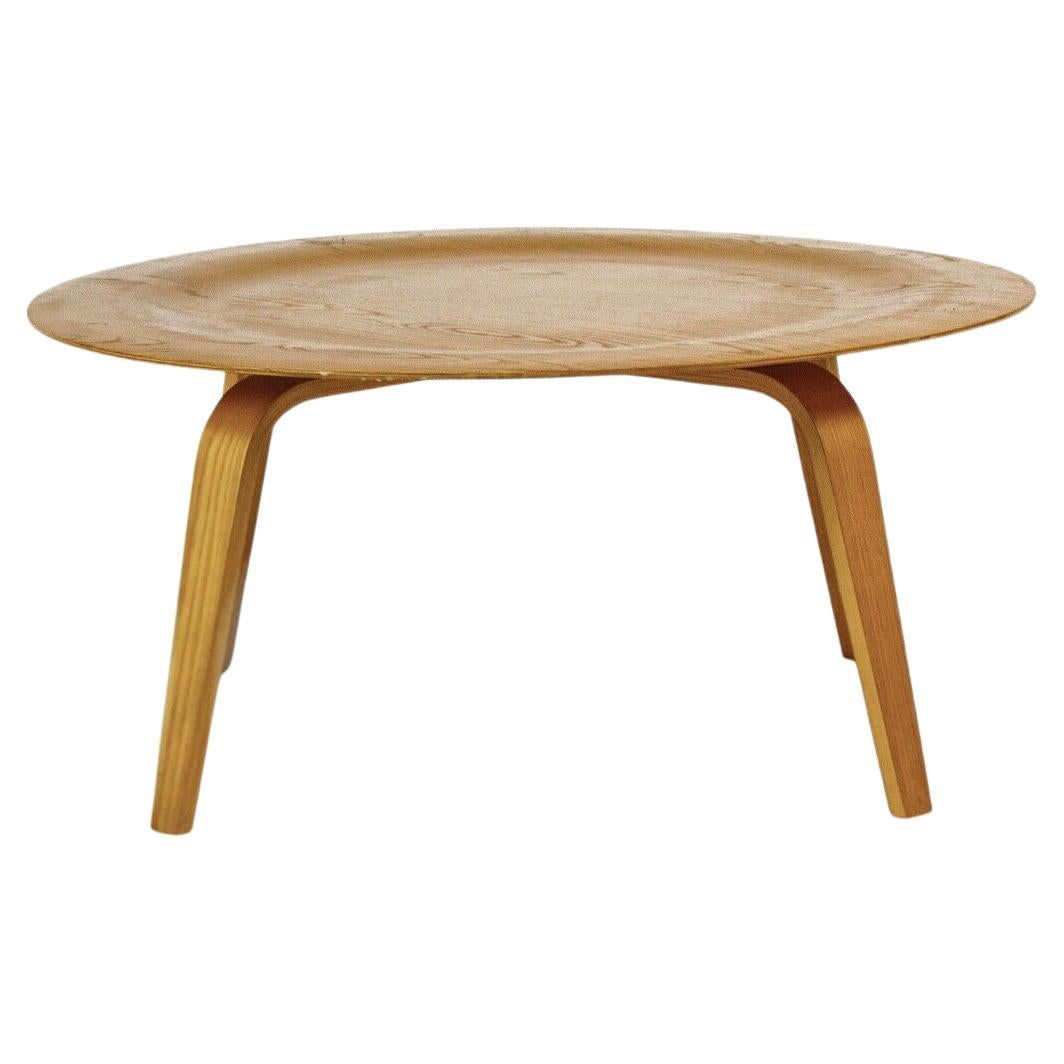 2006 Herman Miller Ray & Charles Eames CTW Round Coffee Table Wood in White Ash For Sale