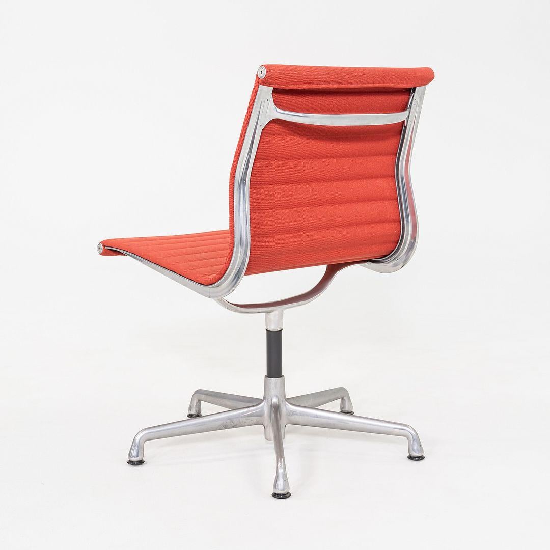 2006 Herman MillerEames Armless Aluminum Group Side / Desk Chair In Red Fabric In Good Condition For Sale In Philadelphia, PA