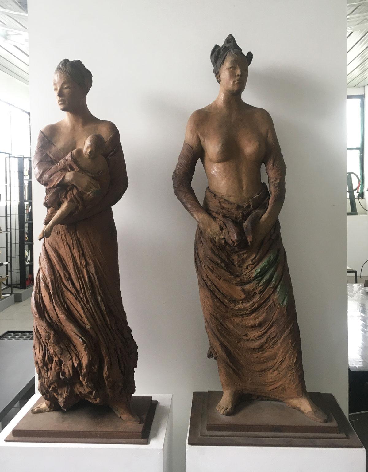 Italienische Bronzeskulptur einer Taube Vai von Ugo Riva, 2006 im Angebot 13