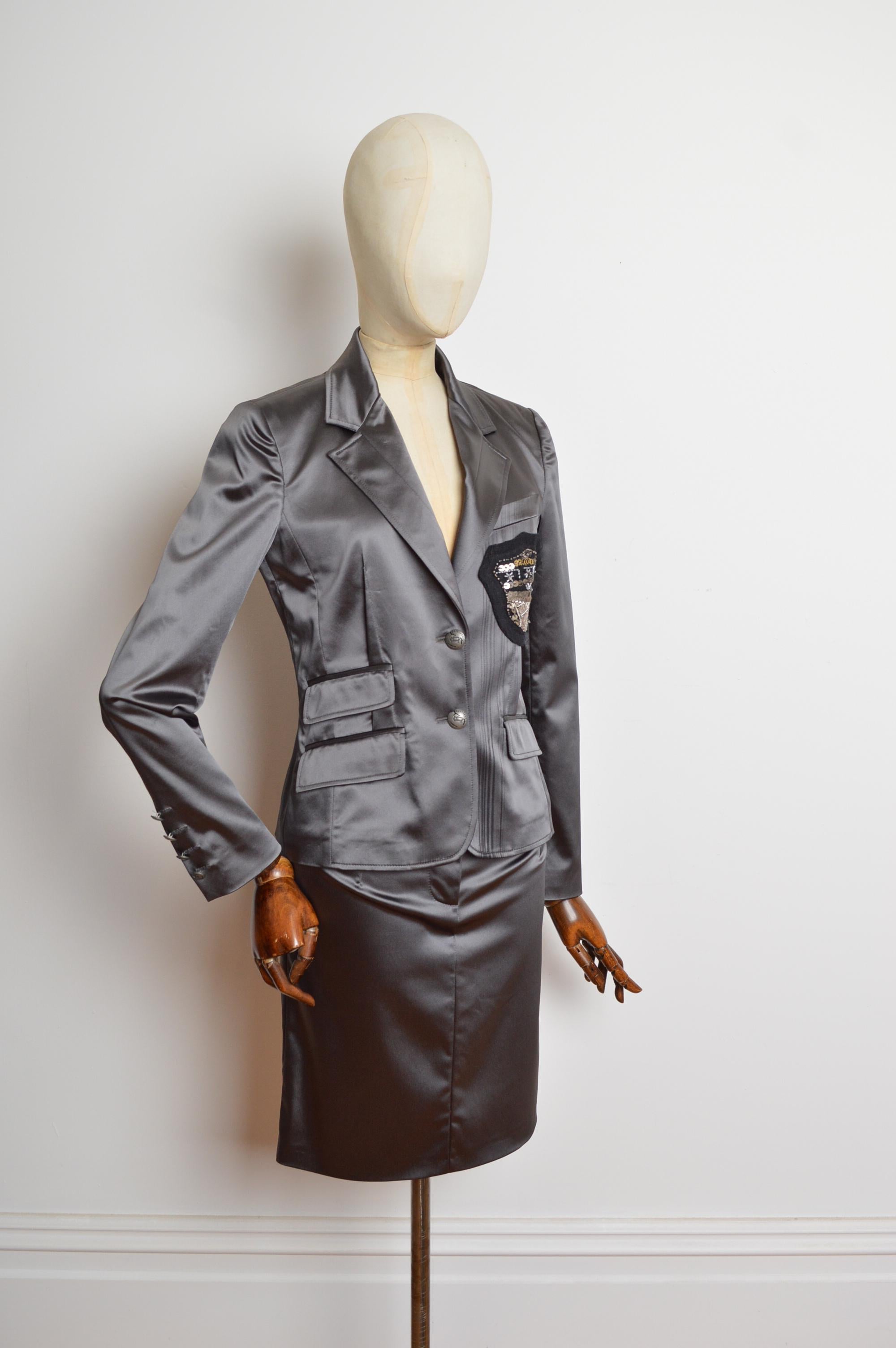 2006 John Galliano Vintage Gun Metal Grey Satin School Blazer & Rock Set Anzug im Angebot 6
