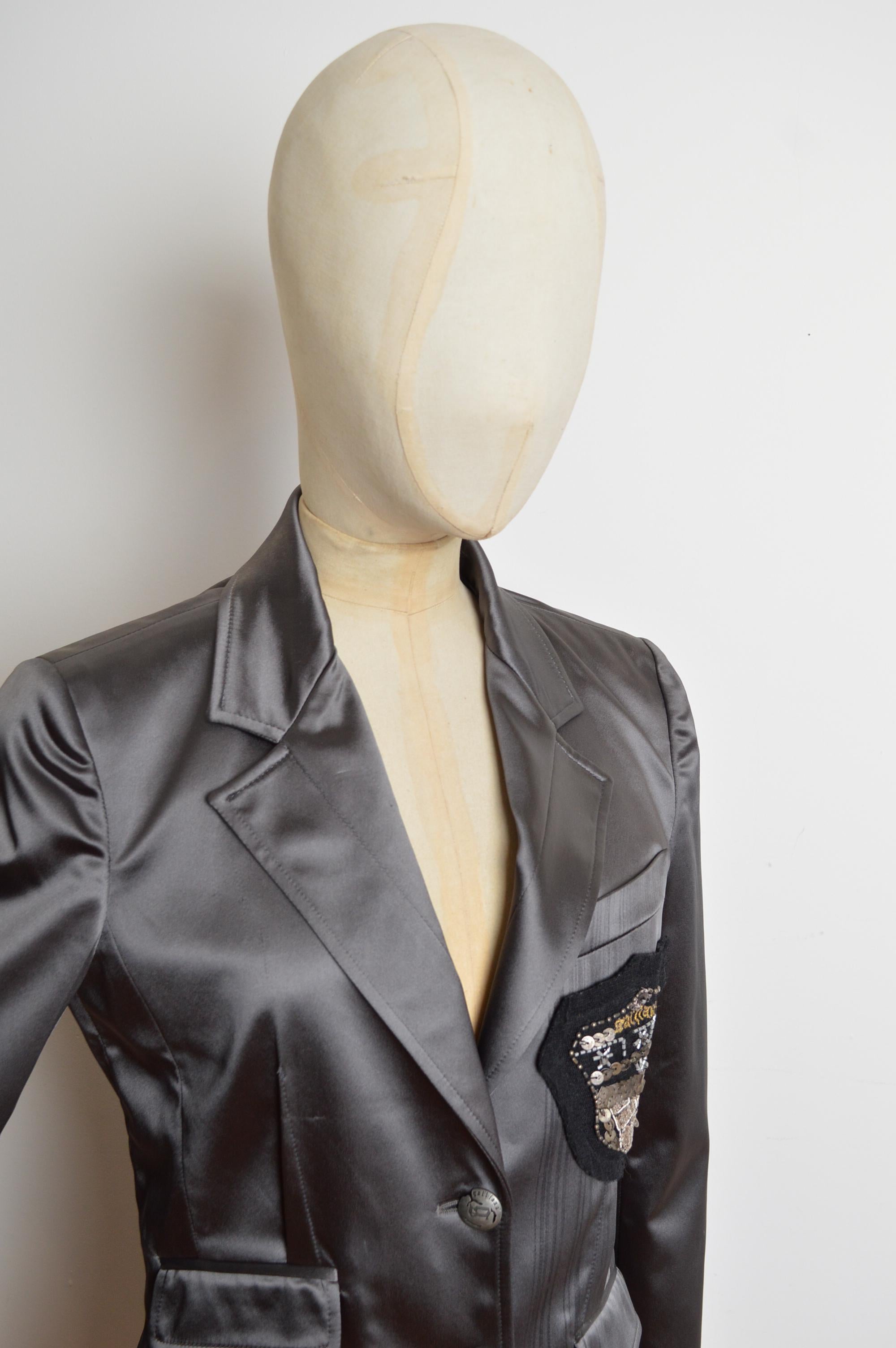 2006 John Galliano Vintage Gun Metal Grey Satin School Blazer & Rock Set Anzug im Angebot 7