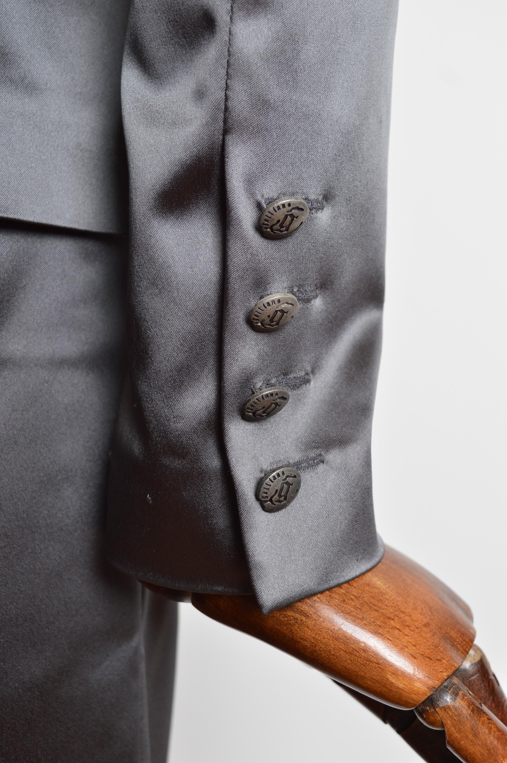 2006 John Galliano Vintage Gun Metal Grey Satin School Blazer & Rock Set Anzug im Angebot 13
