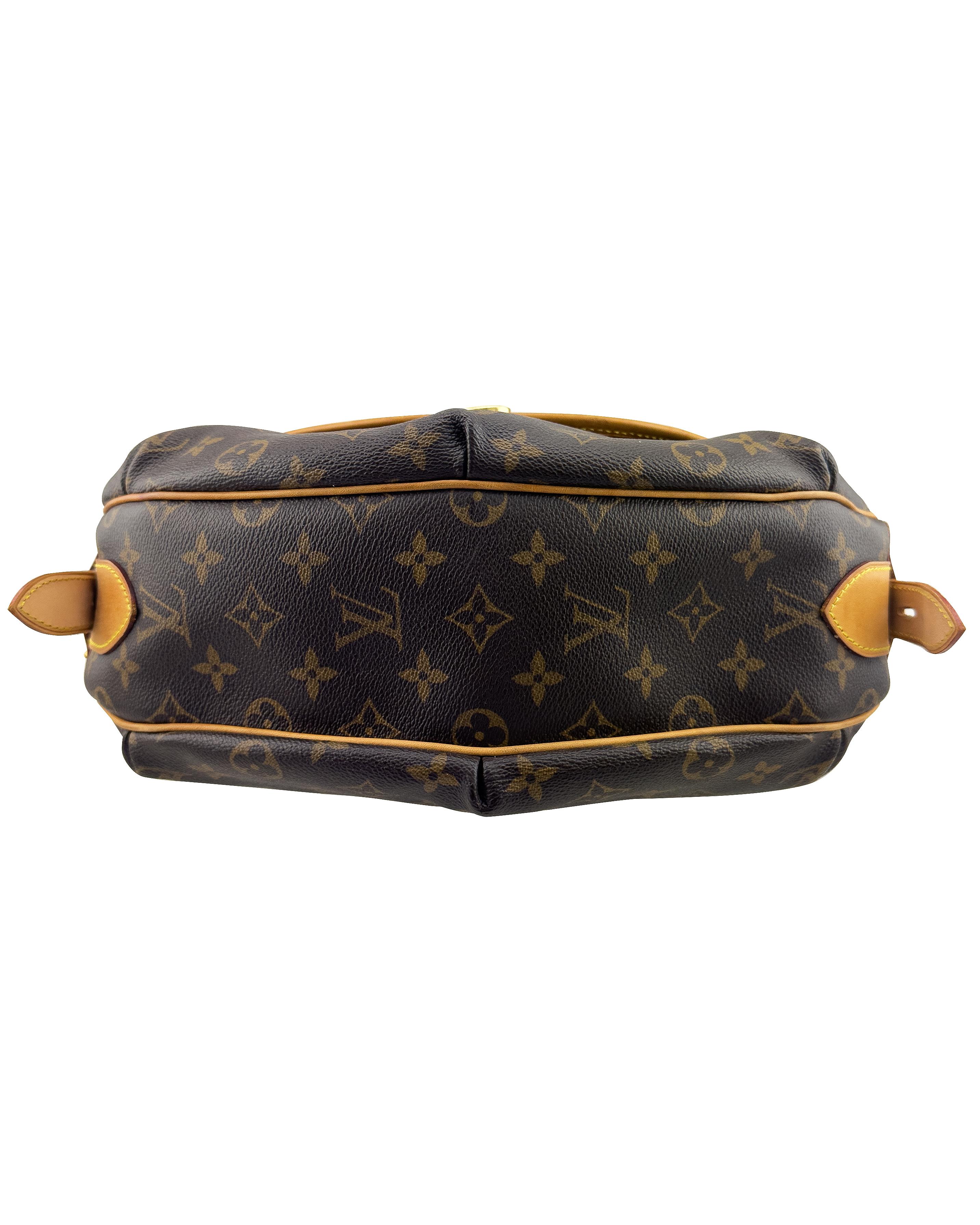 2006 Louis Vuitton Monogram Tulum GM Bag In Good Condition For Sale In Toronto, Ontario