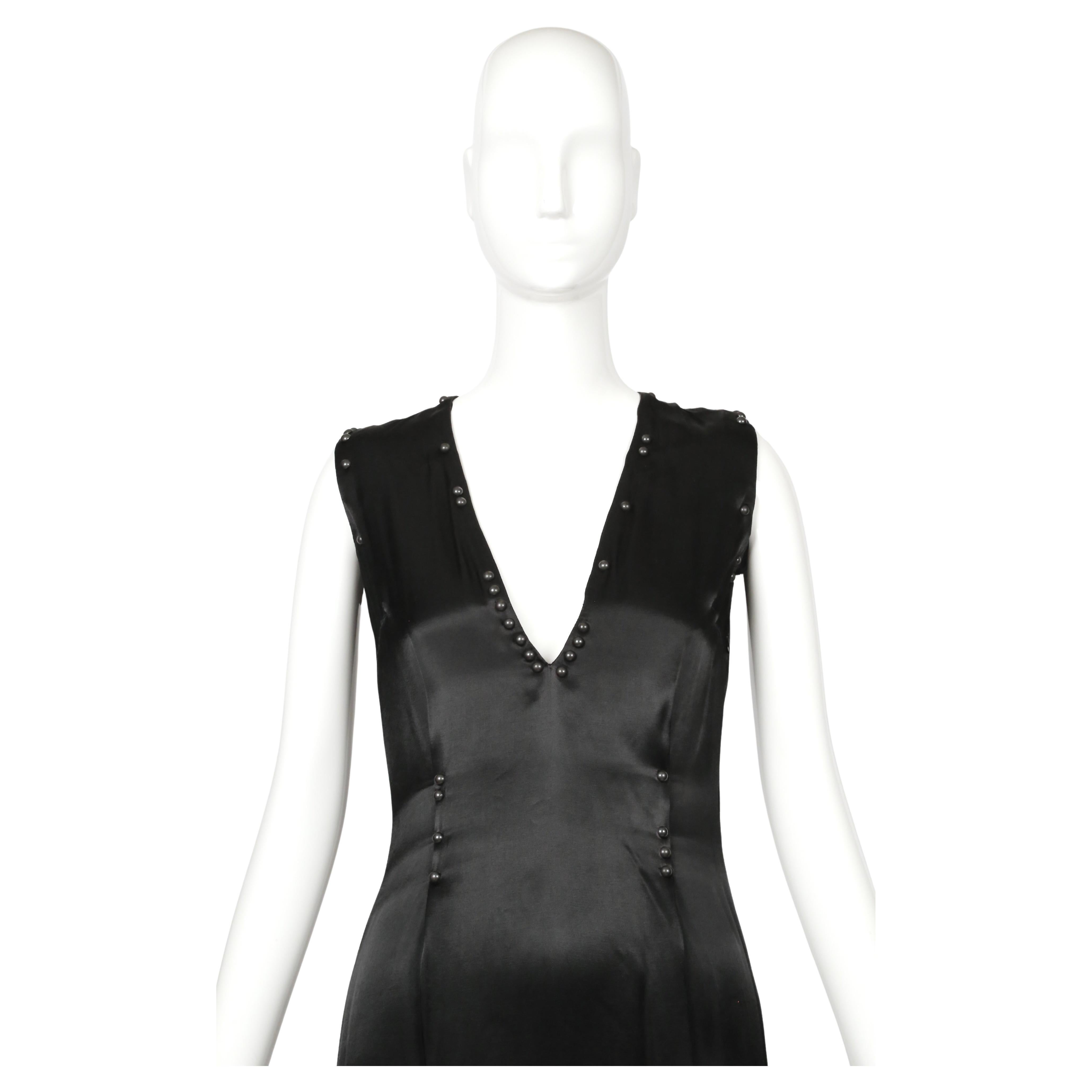 Noir 2006 MARTIN MARGIELA RUNWAY Robe noire 'upholstery tacks' pour le défilé en vente